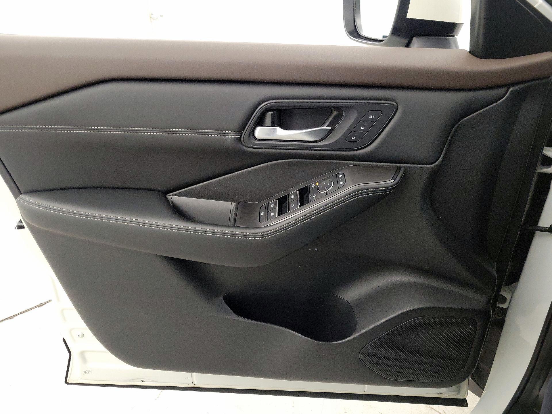 Thumbnail: 2023 Nissan Rogue - 12