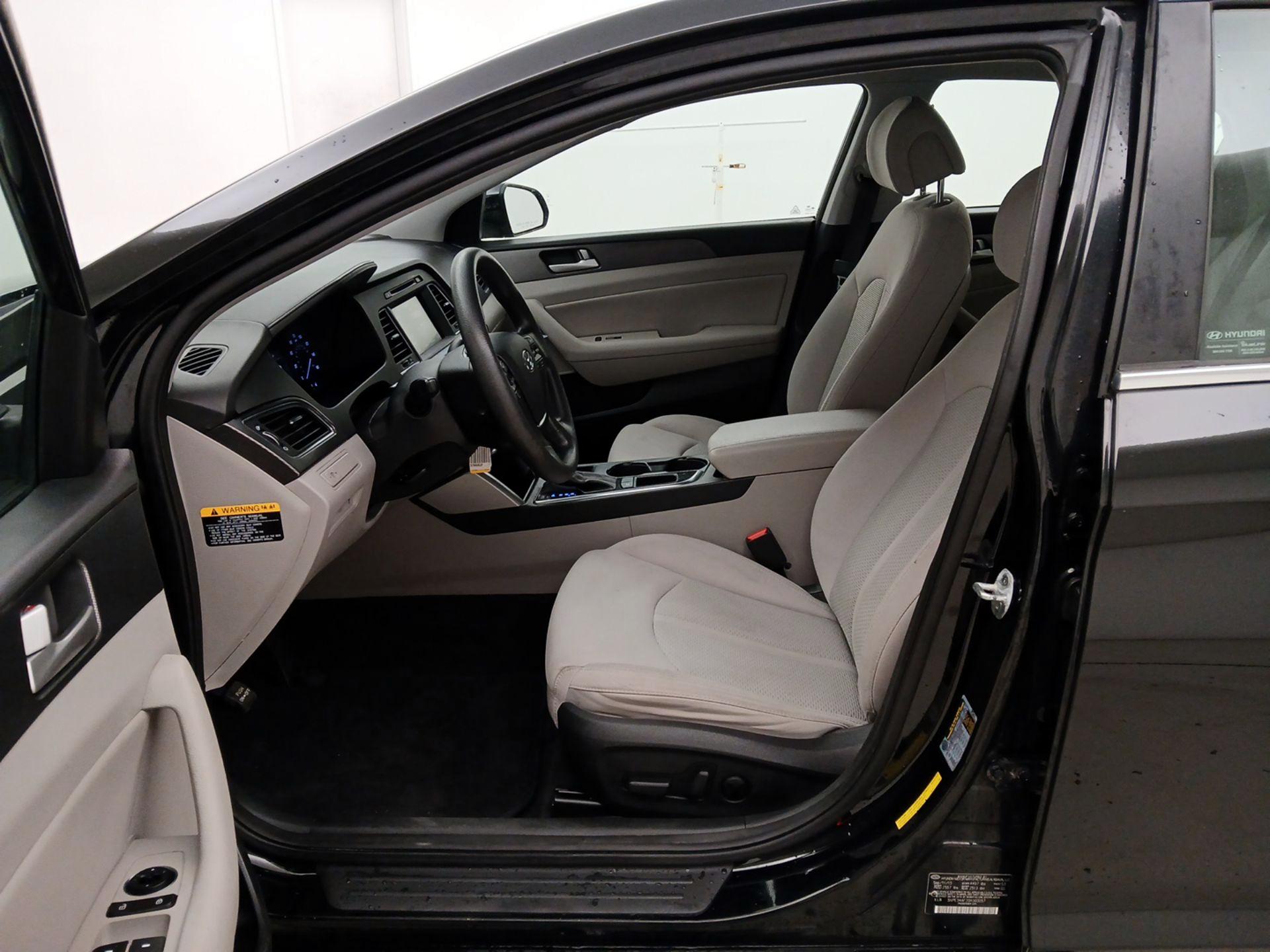 Thumbnail: 2016 Hyundai Sonata - 11