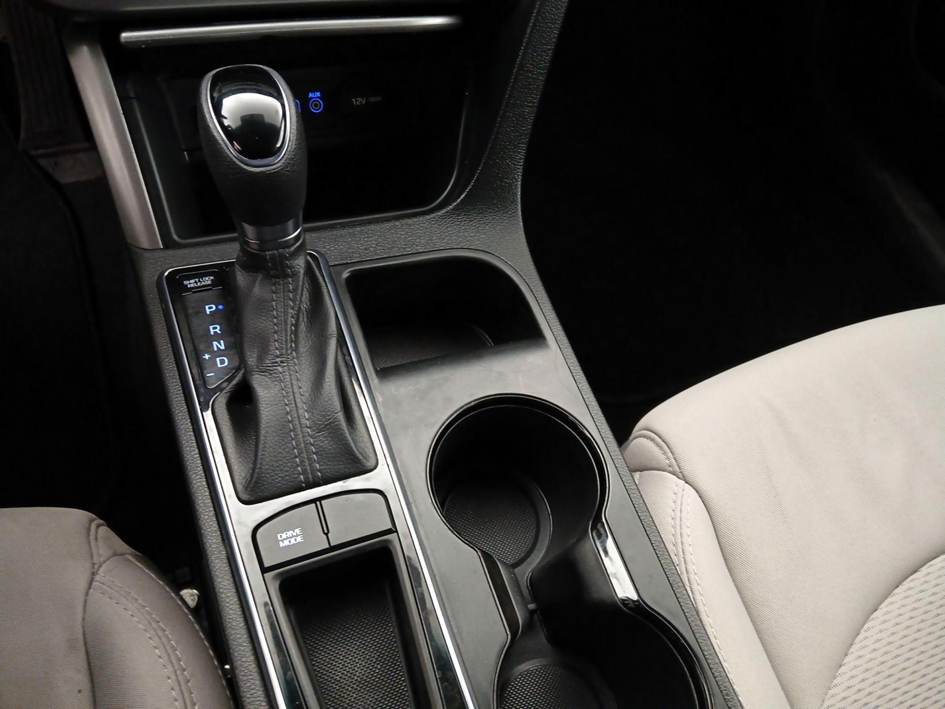 Thumbnail: 2016 Hyundai Sonata - 17