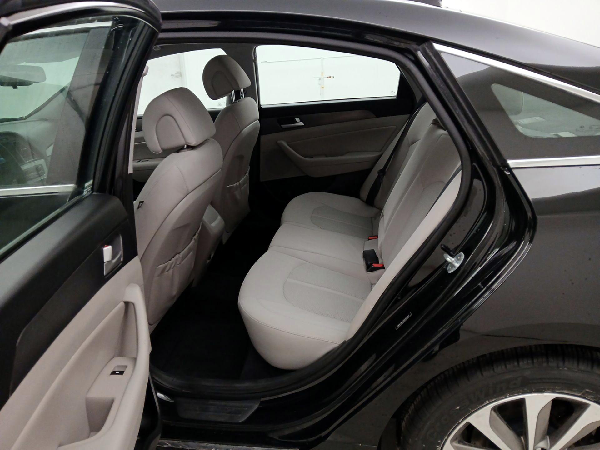 Thumbnail: 2016 Hyundai Sonata - 19