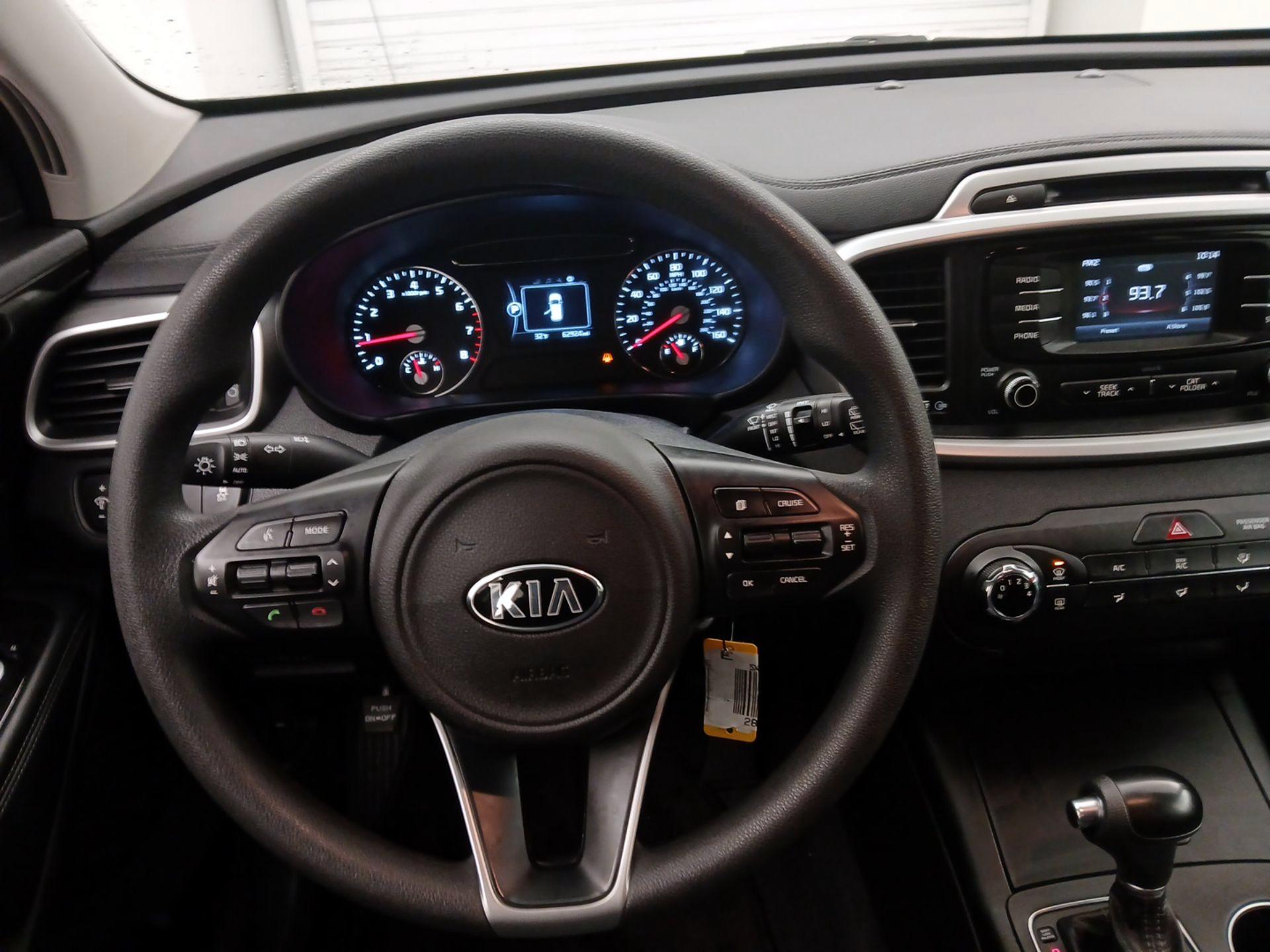 Thumbnail: 2016 Kia Sorento - 10