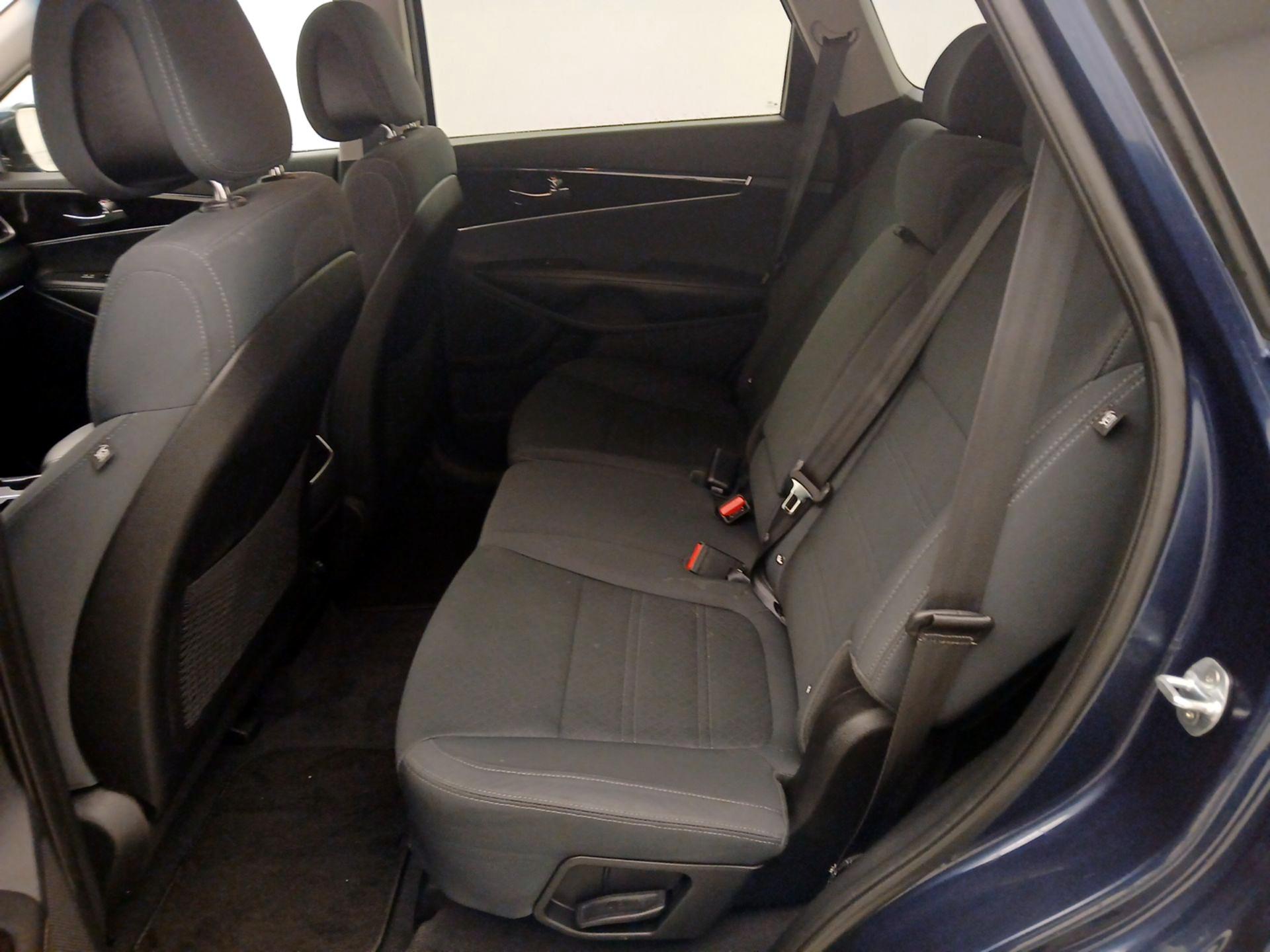 Thumbnail: 2016 Kia Sorento - 19