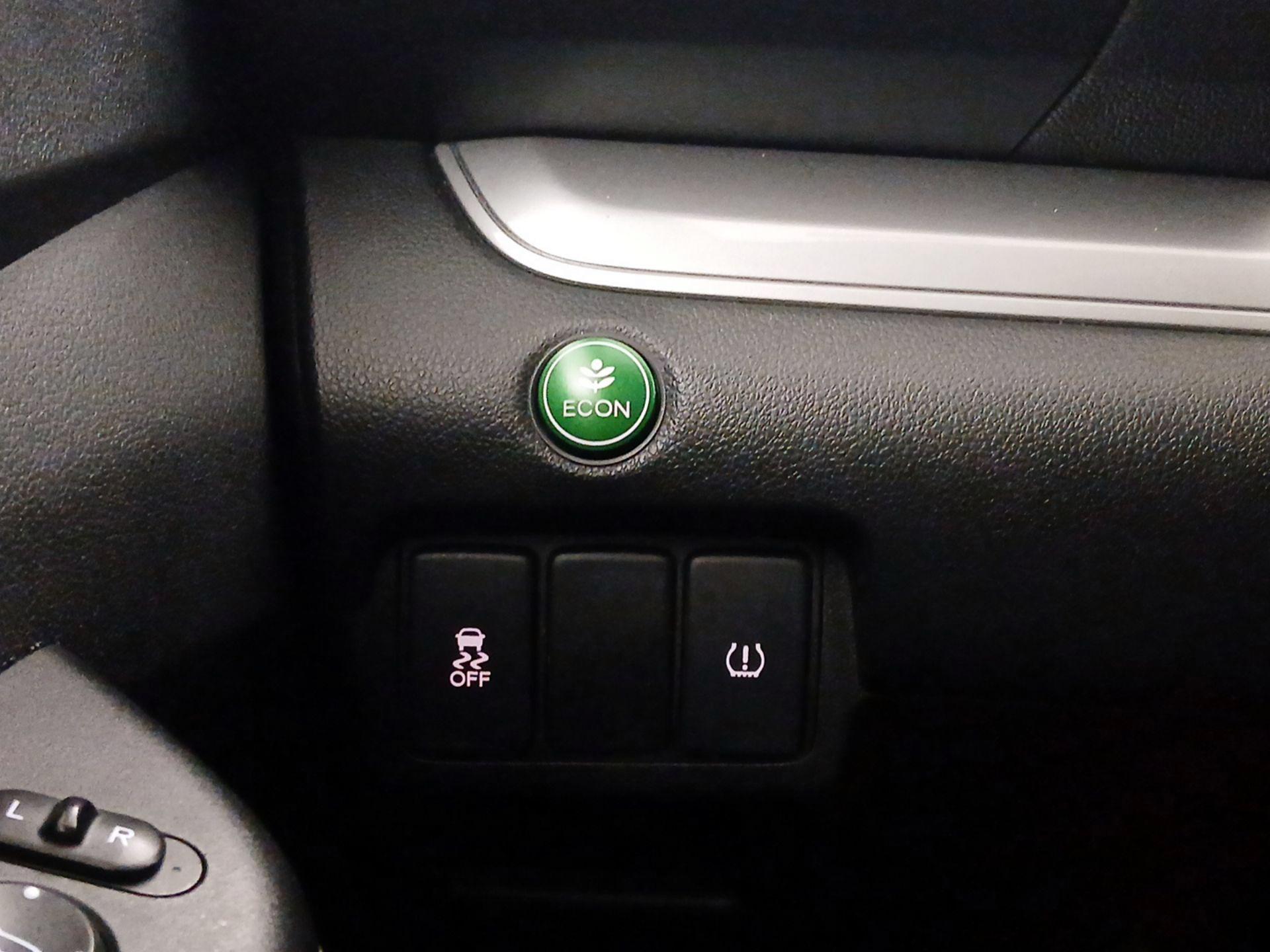 Thumbnail: 2015 Honda CR-V - 13