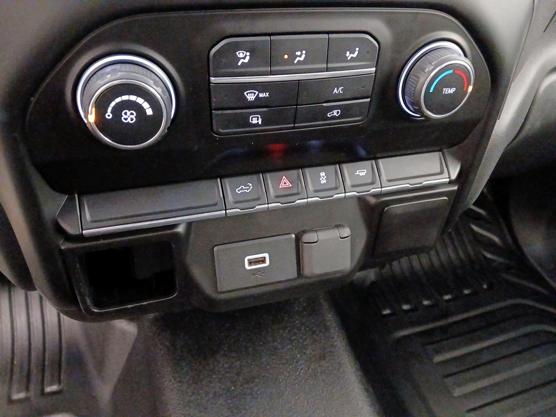 Thumbnail: 2019 Chevrolet Silverado 1500 - 16