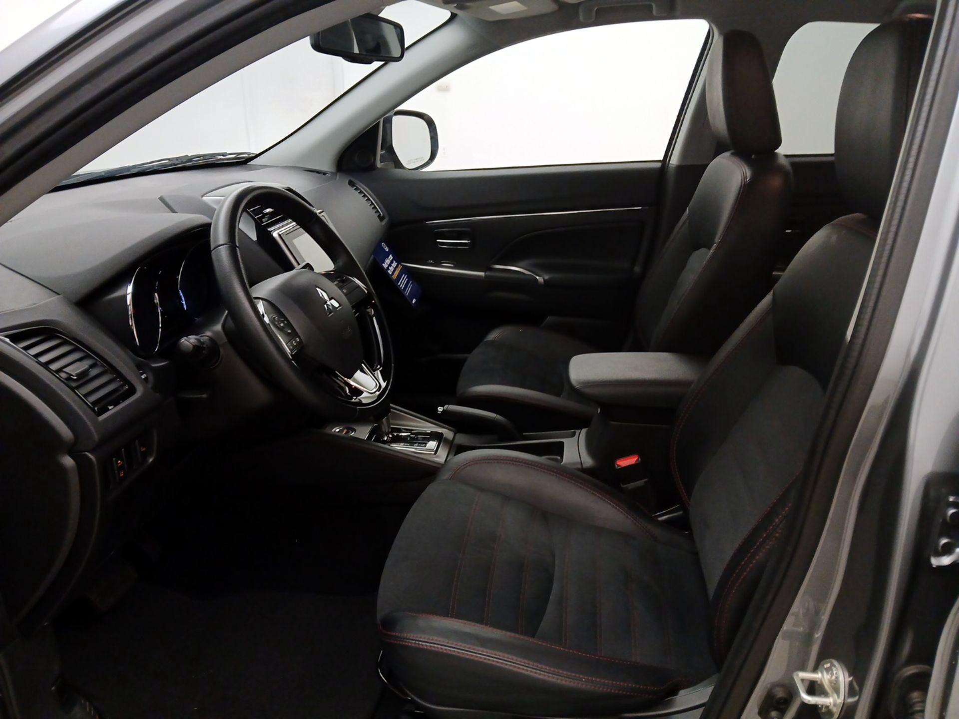 Thumbnail: 2024 Mitsubishi Outlander Sport - 11