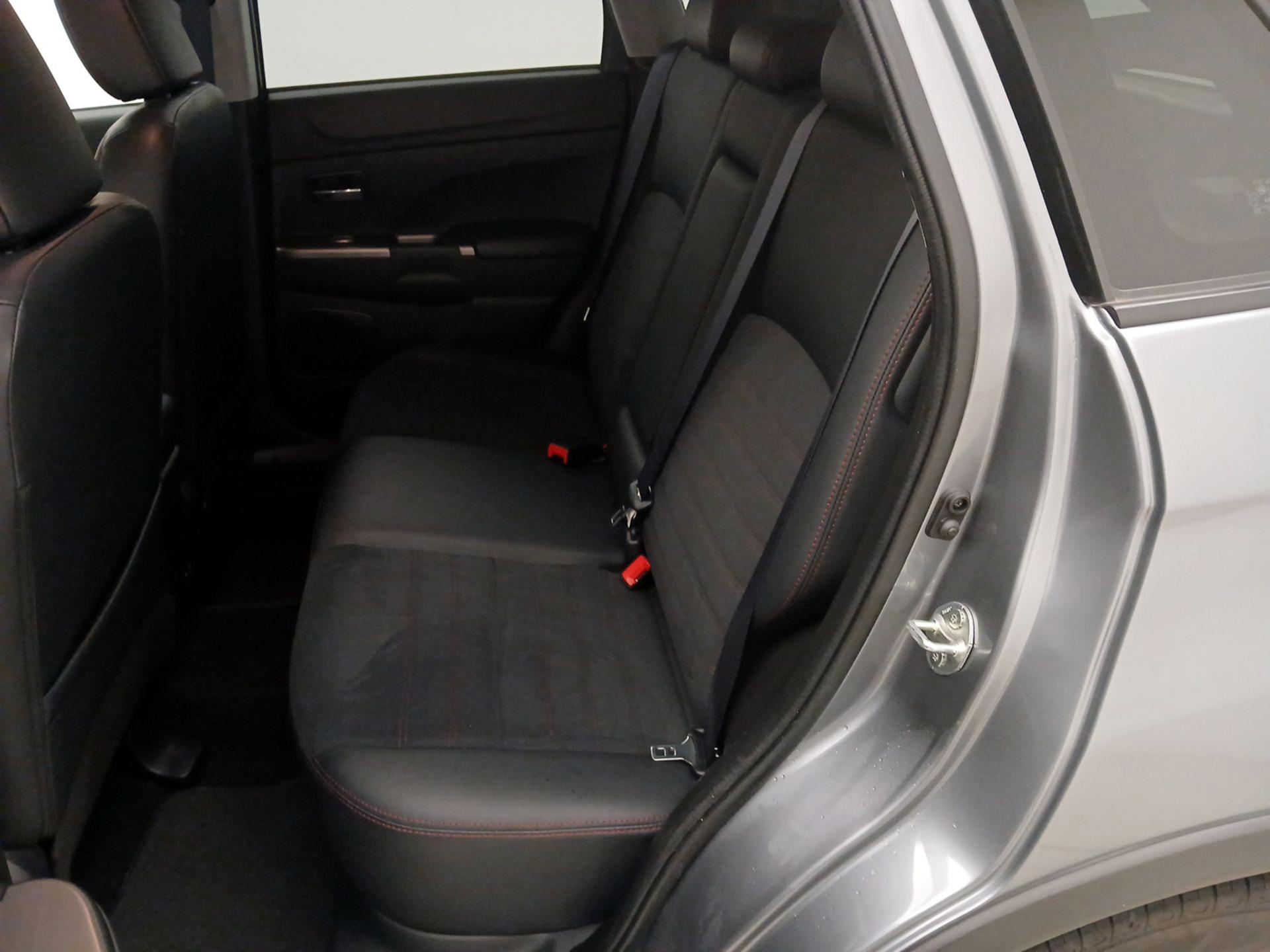 Thumbnail: 2024 Mitsubishi Outlander Sport - 19