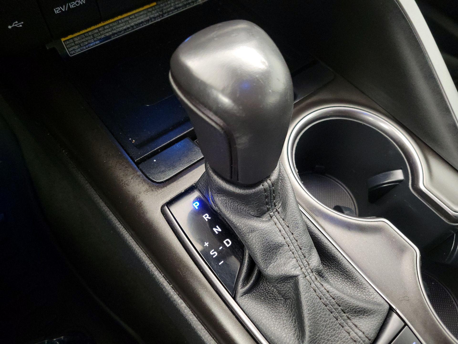 Thumbnail: 2021 Toyota Camry - 18