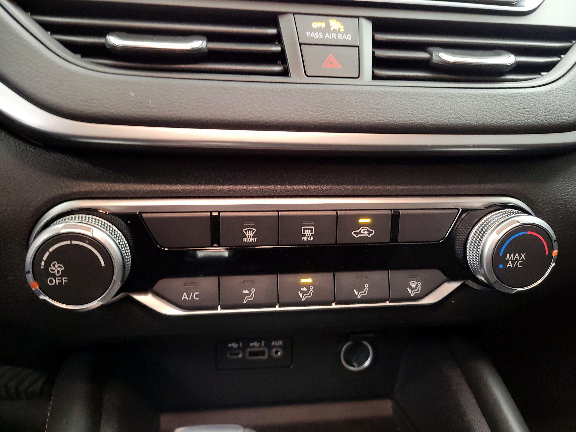 Thumbnail: 2020 Nissan Altima - 16