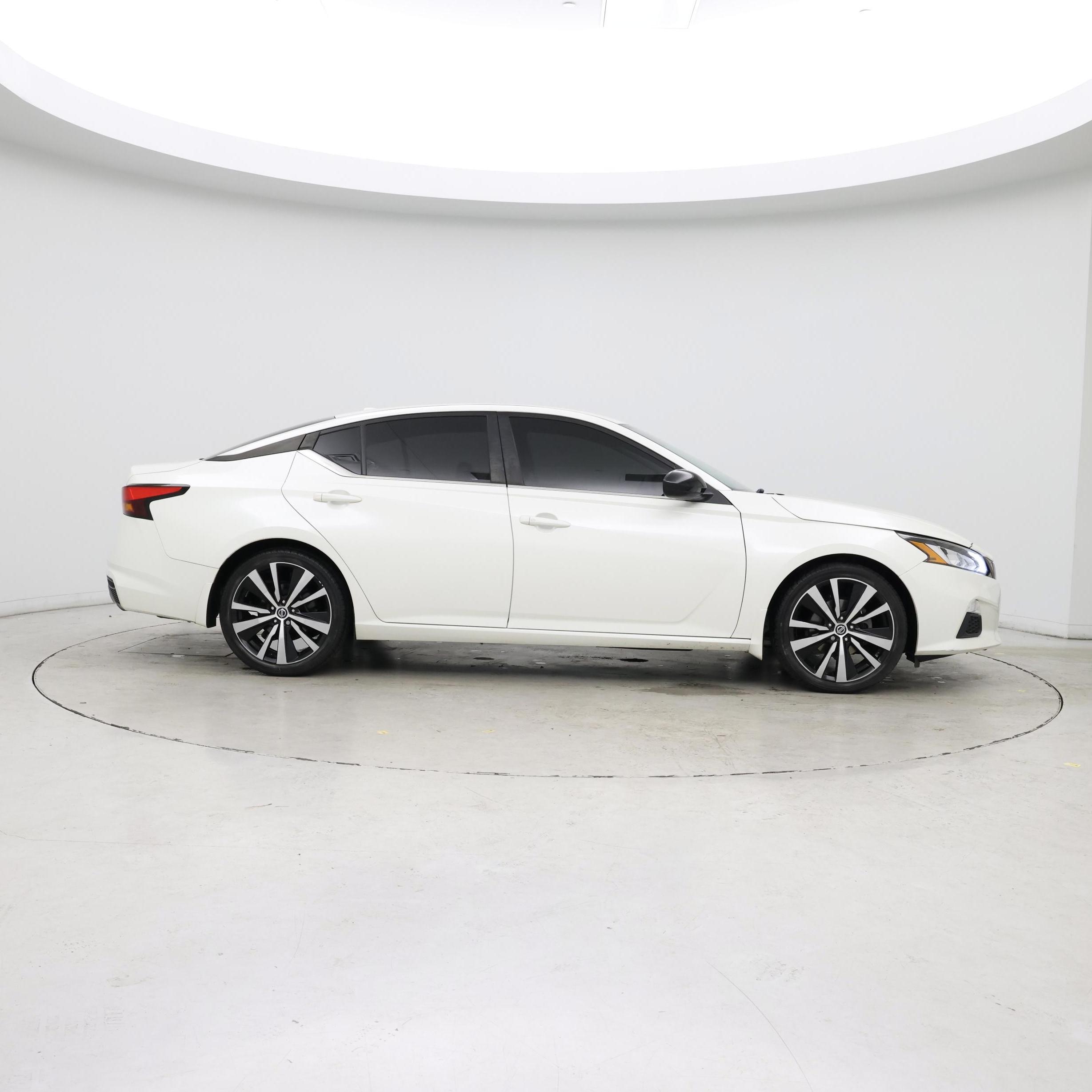 Thumbnail: 2020 Nissan Altima - 7