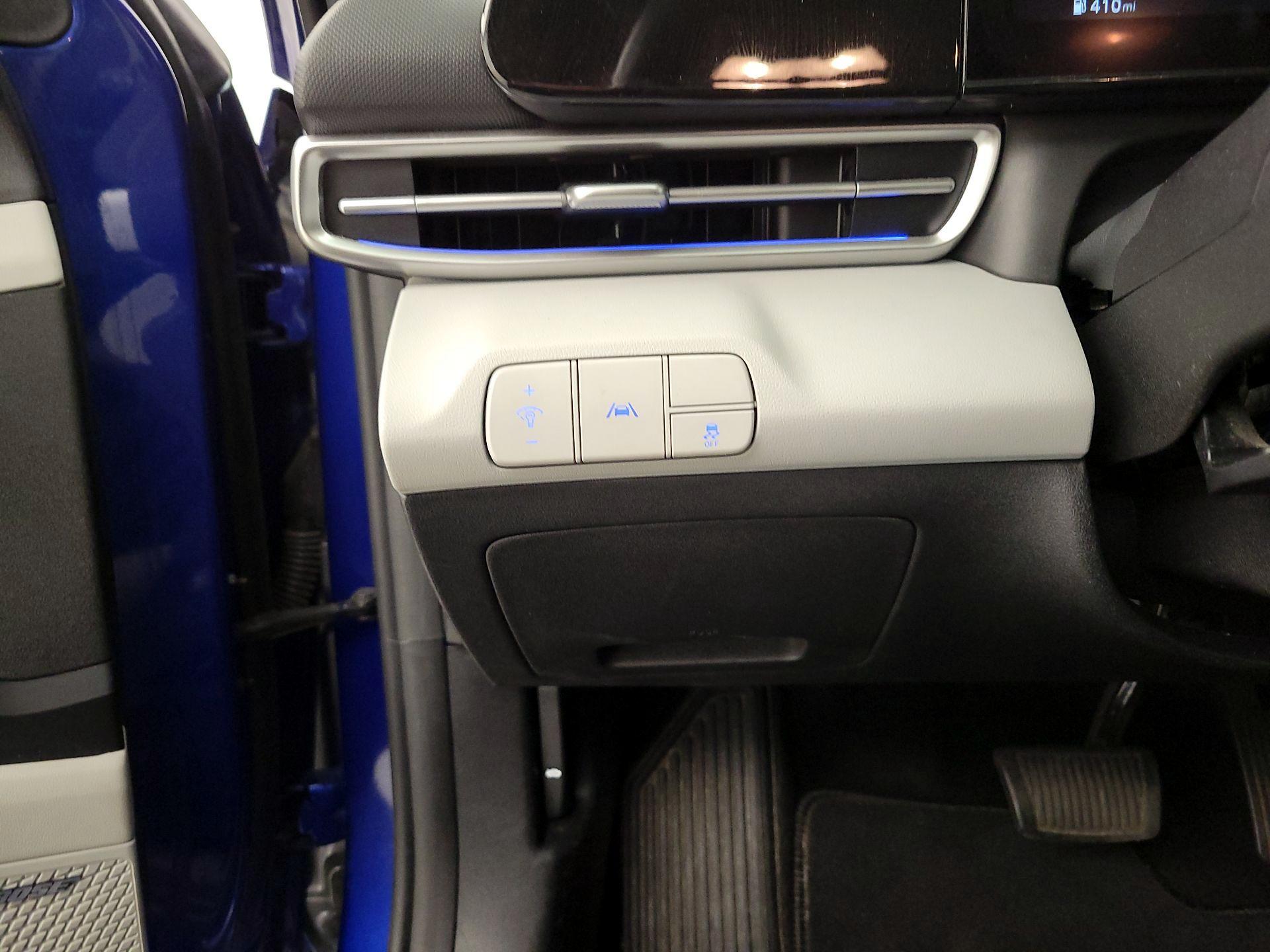 Thumbnail: 2022 Hyundai Elantra - 13