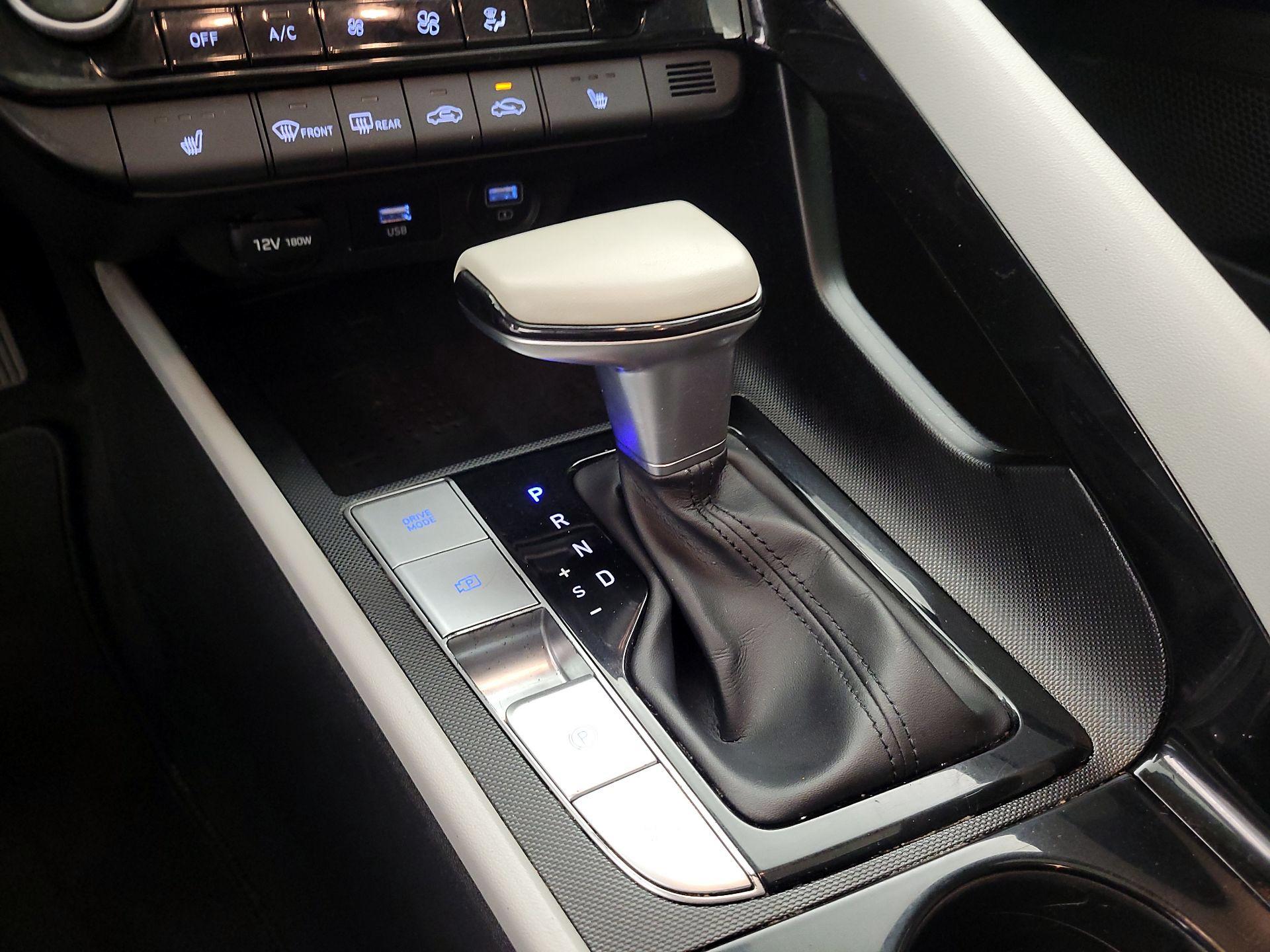 Thumbnail: 2022 Hyundai Elantra - 17