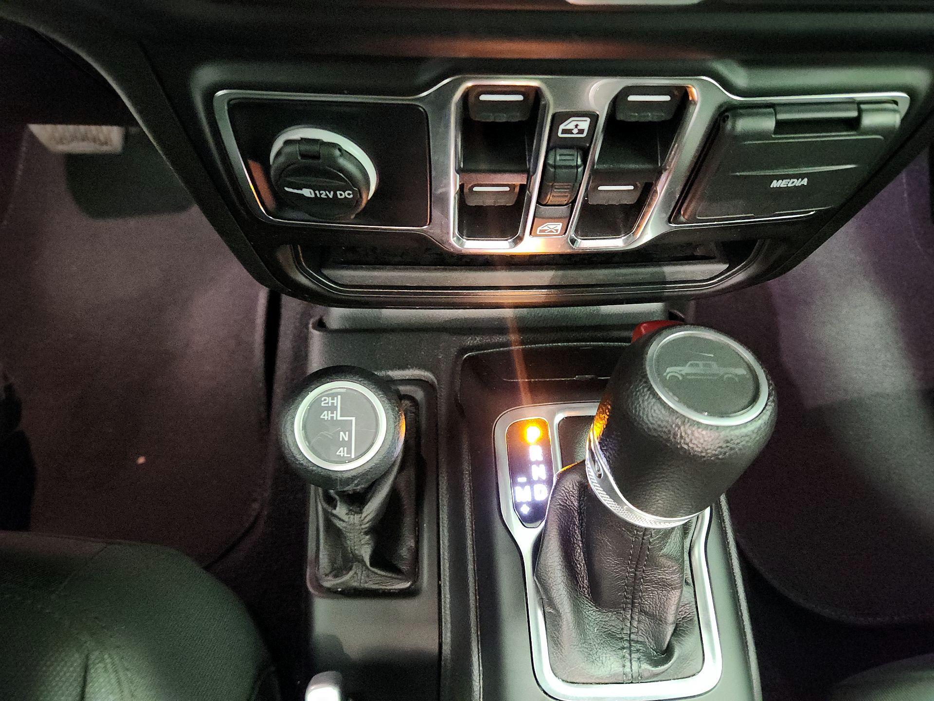 Thumbnail: 2022 Jeep Gladiator - 17