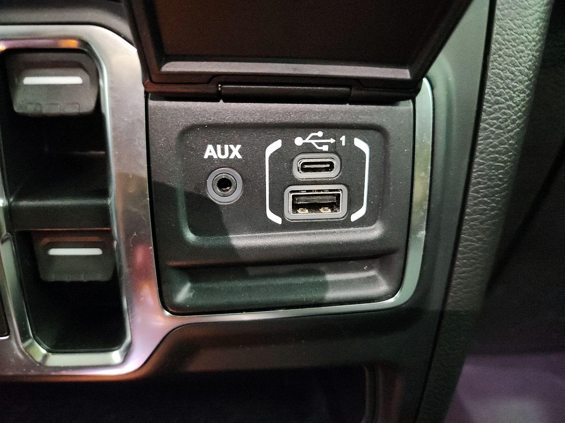 Thumbnail: 2022 Jeep Gladiator - 18