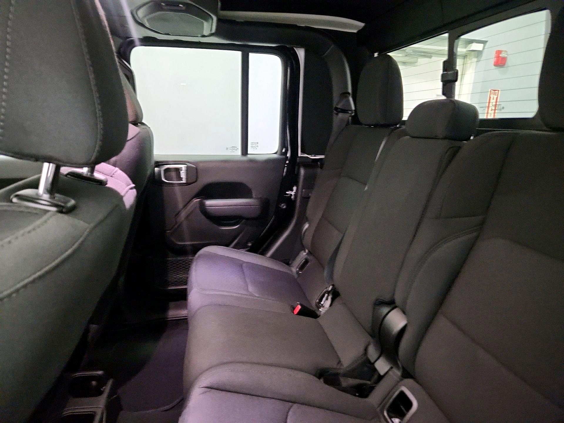 Thumbnail: 2022 Jeep Gladiator - 19