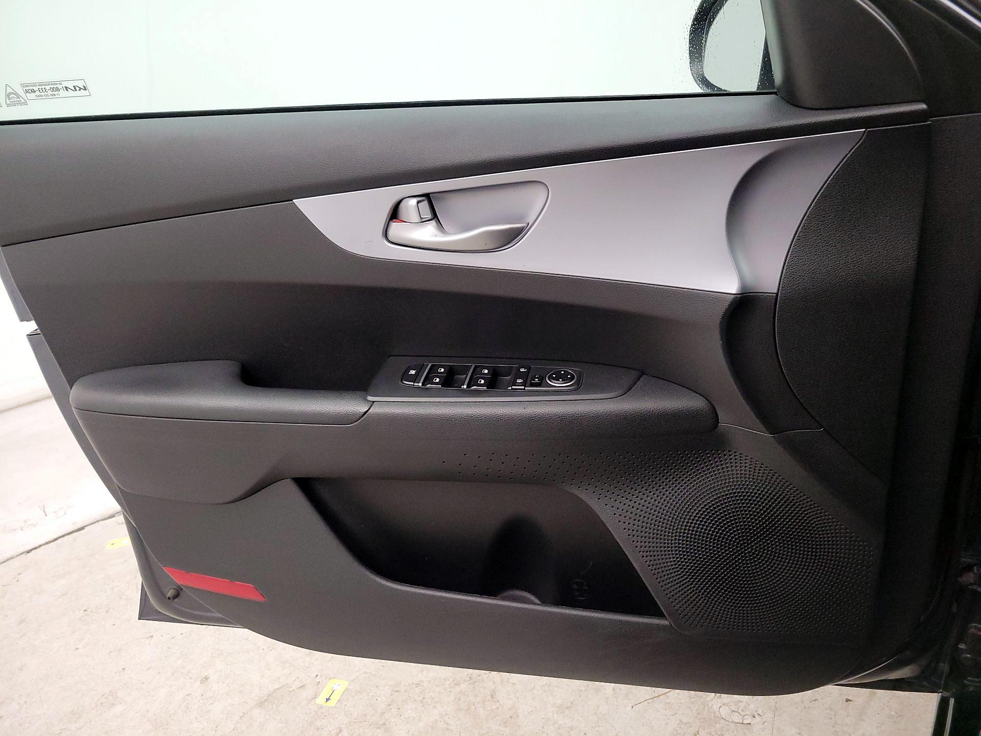 Thumbnail: 2023 Kia Forte - 12