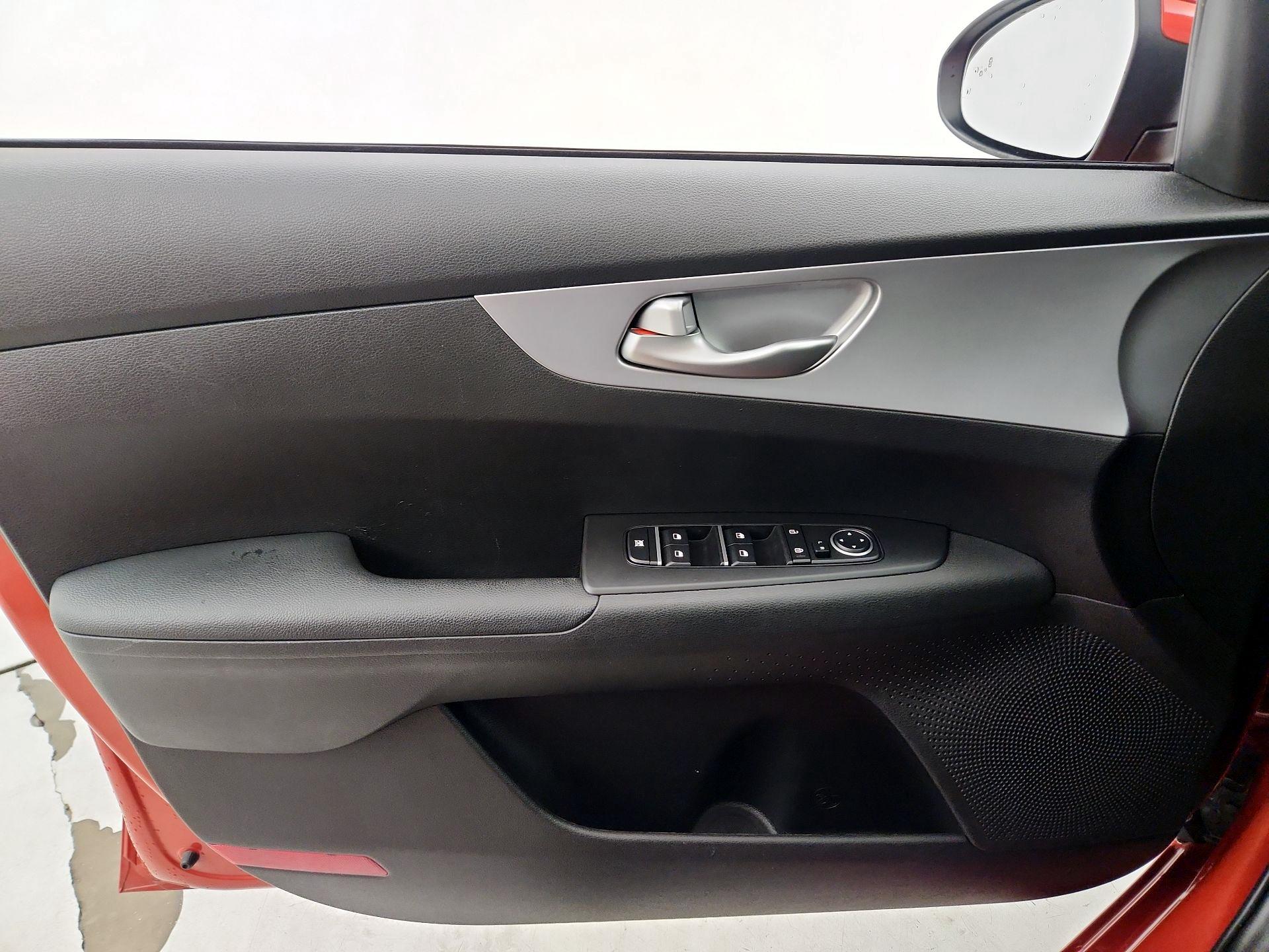 Thumbnail: 2023 Kia Forte - 12