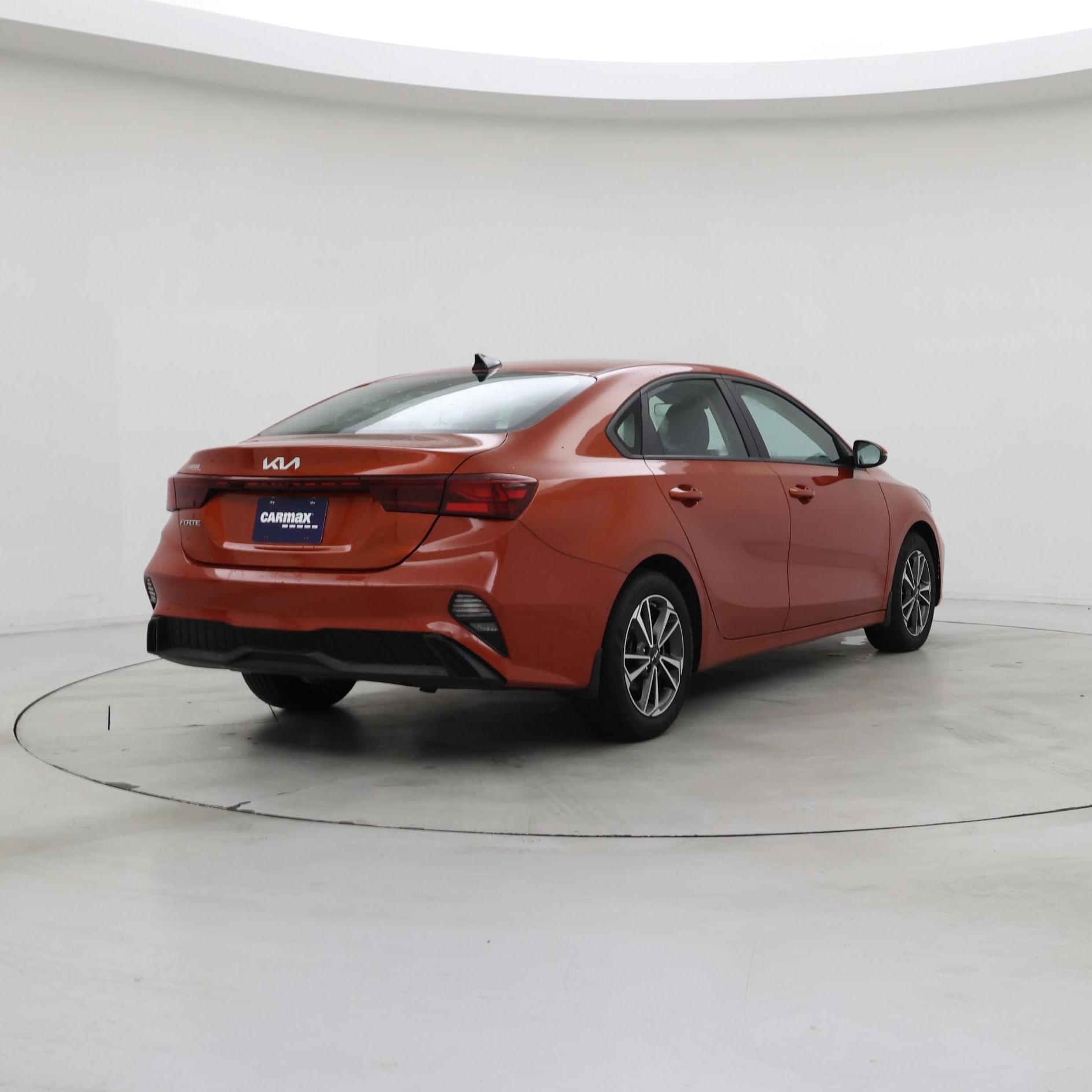 Thumbnail: 2023 Kia Forte - 8