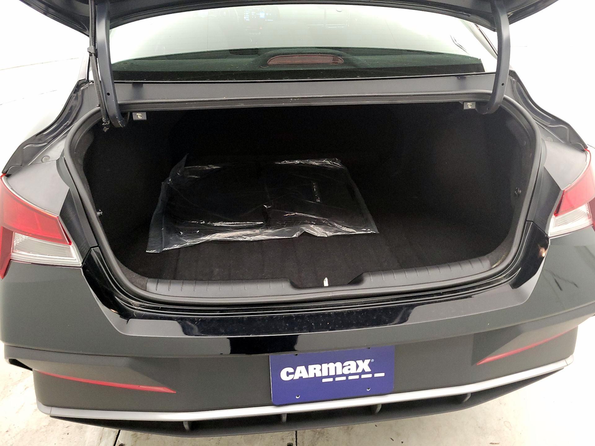 Thumbnail: 2024 Hyundai Elantra - 20