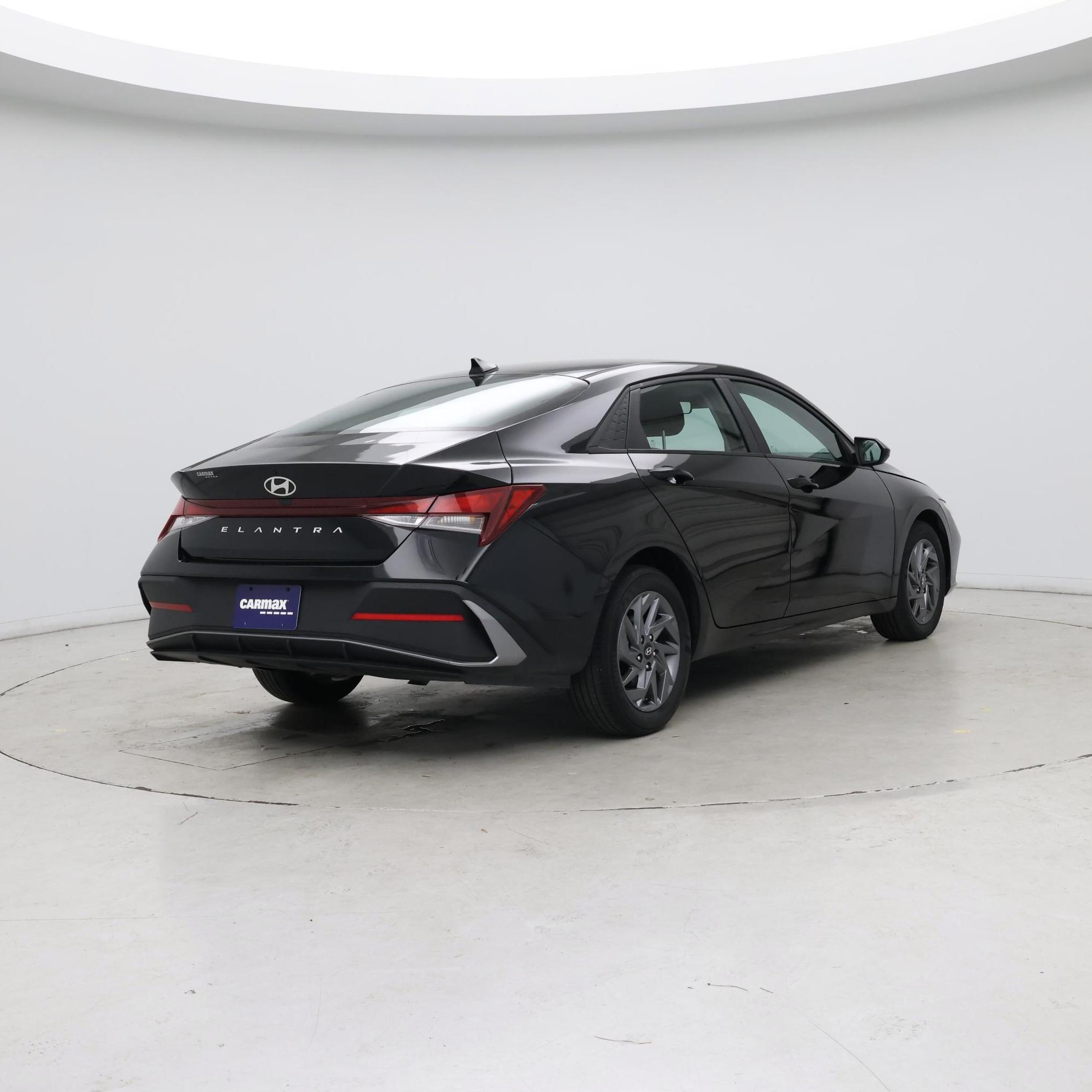 Thumbnail: 2024 Hyundai Elantra - 8