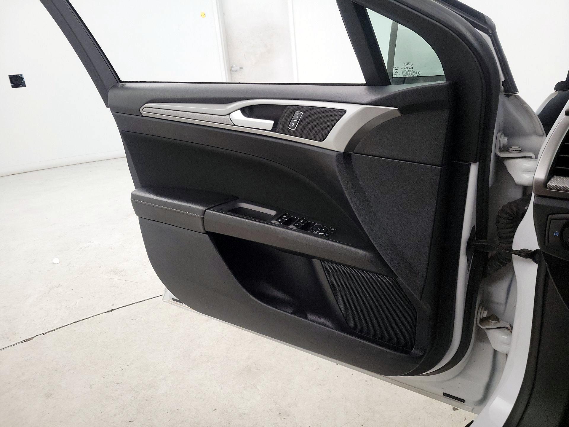 Thumbnail: 2020 Ford Fusion - 12