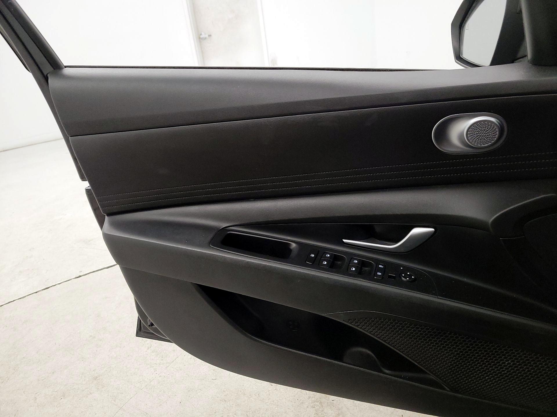 Thumbnail: 2023 Hyundai Elantra - 12