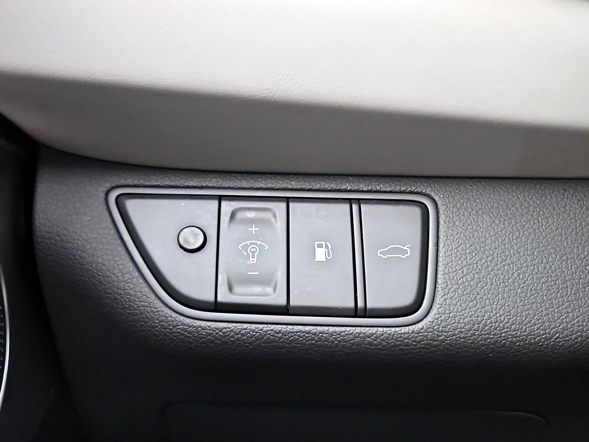 Thumbnail: 2023 Genesis G70 - 13