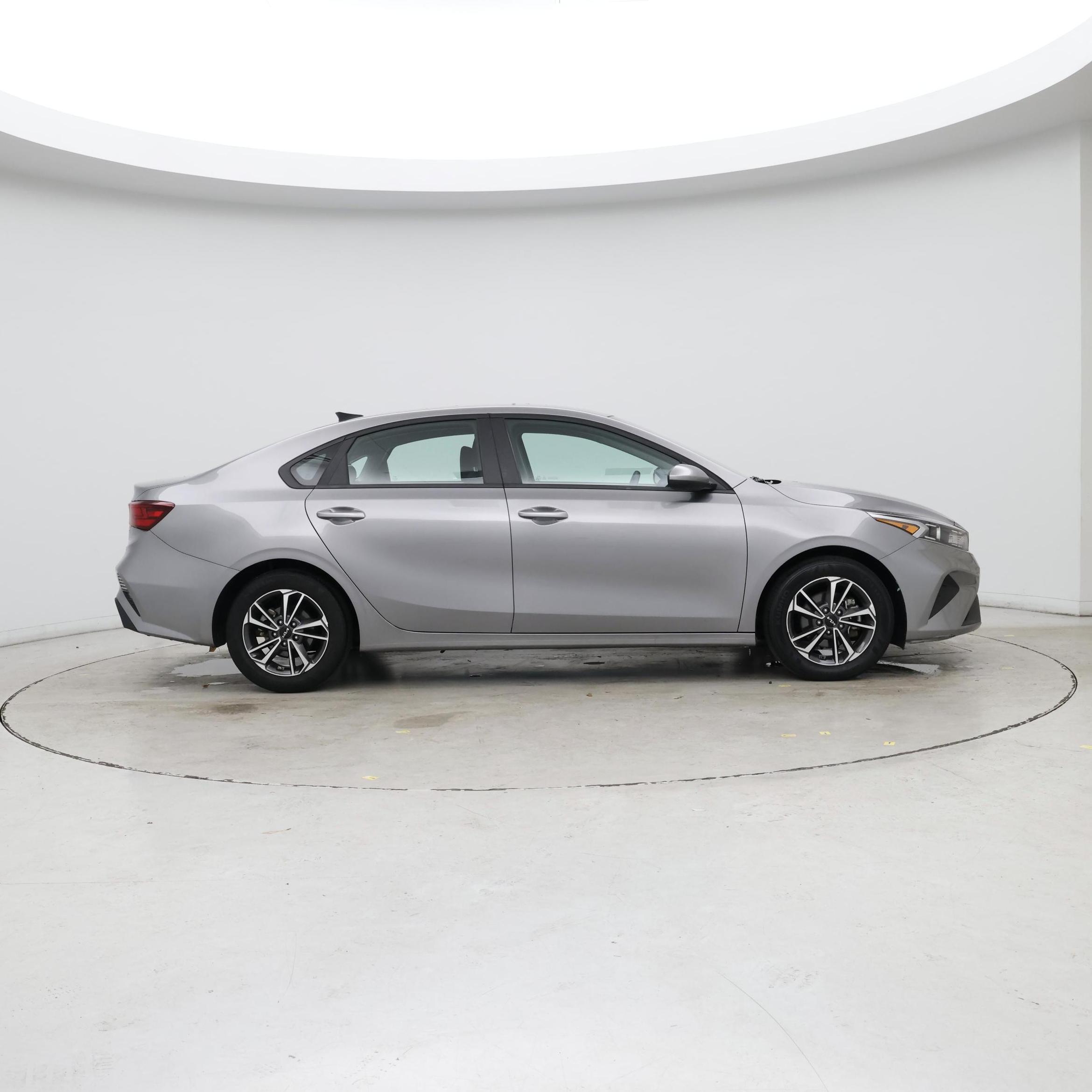 Thumbnail: 2024 Kia Forte - 7