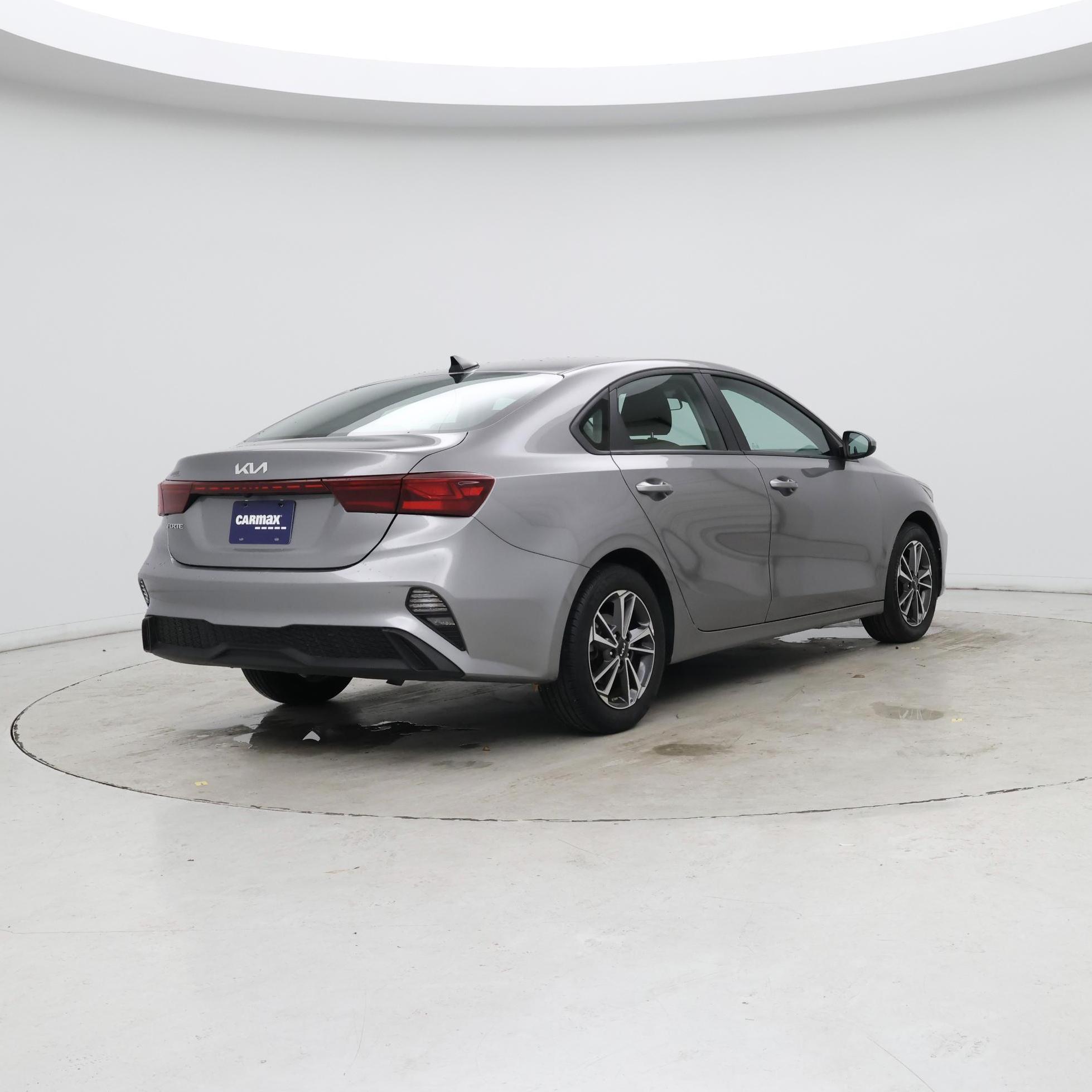 Thumbnail: 2024 Kia Forte - 8