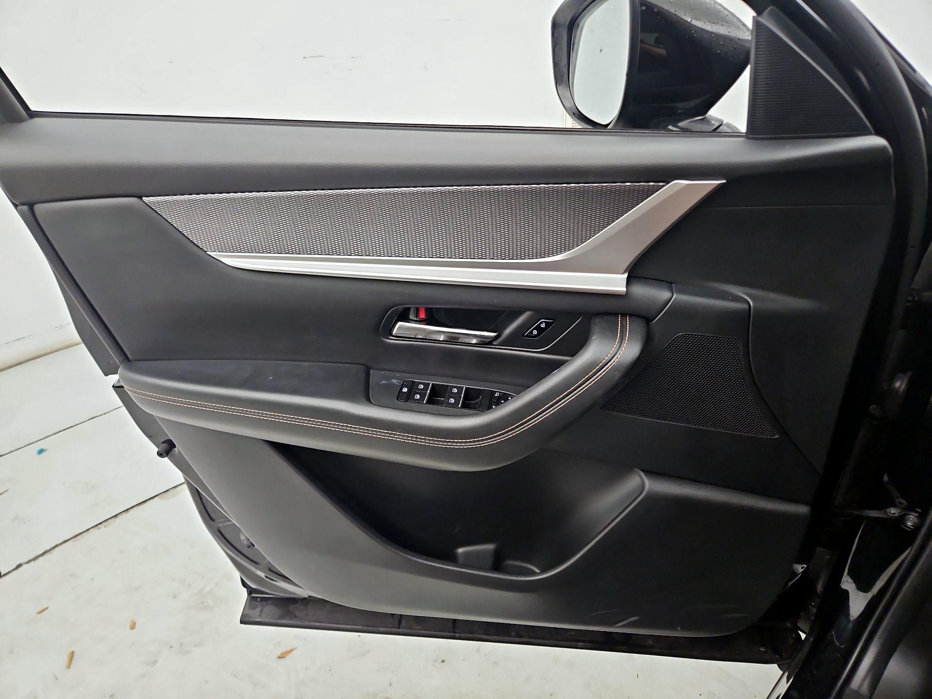 Thumbnail: 2025 Mazda CX-70 - 12