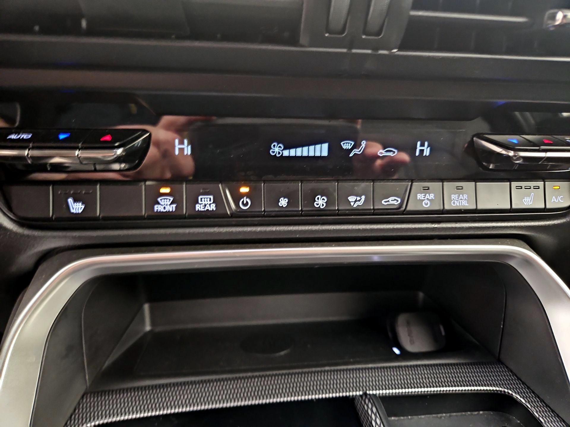 Thumbnail: 2025 Mazda CX-70 - 16