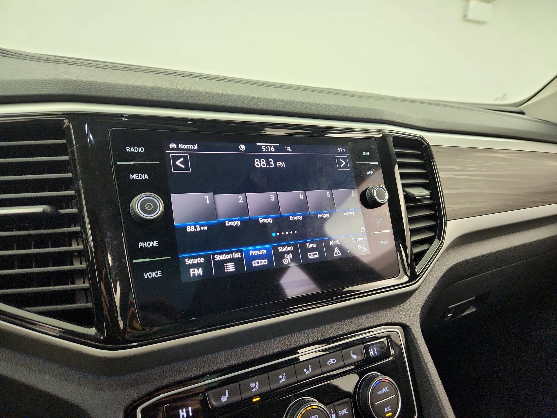 Thumbnail: 2022 Volkswagen Atlas - 16