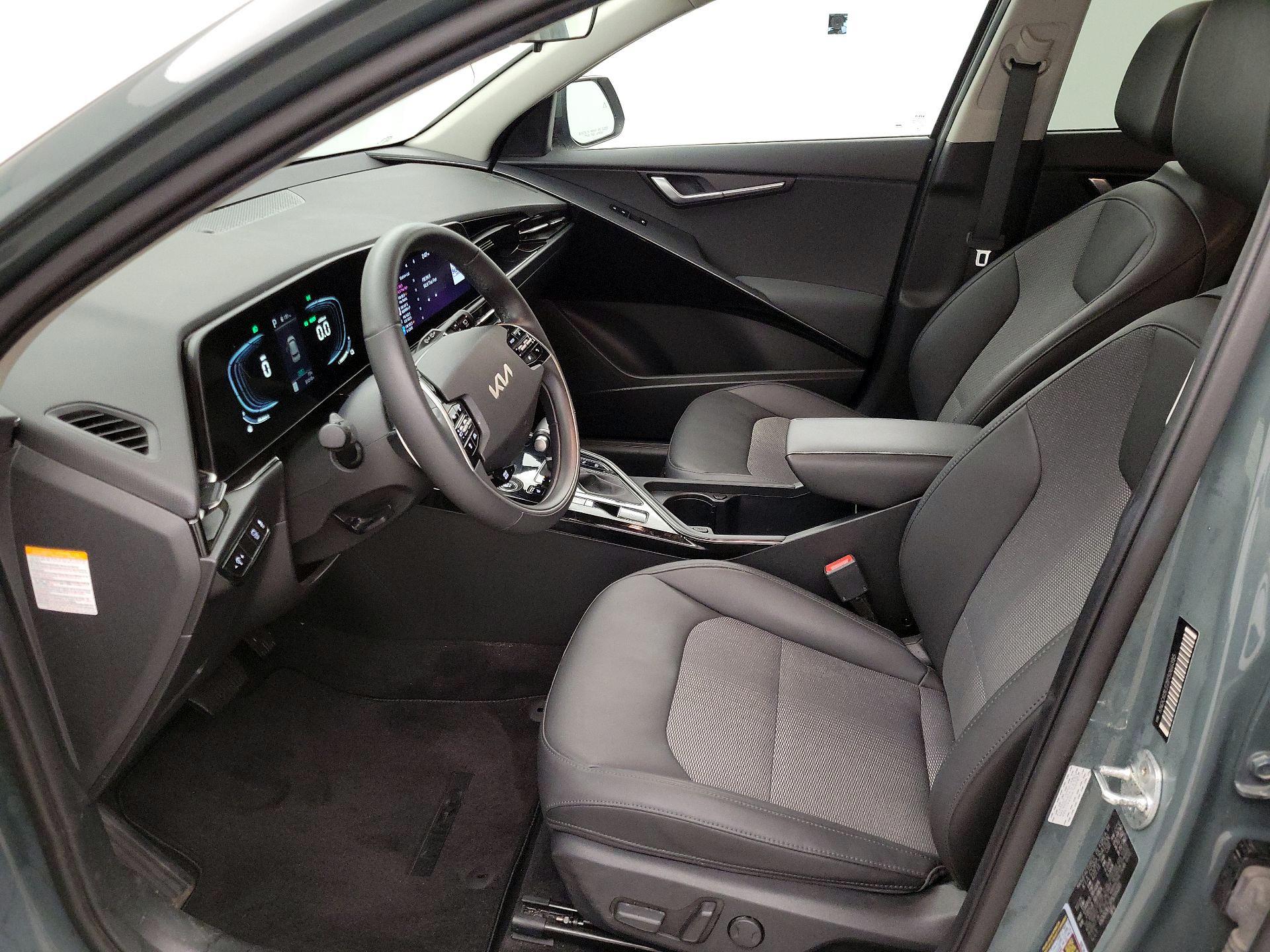 Thumbnail: 2023 Kia Niro - 11