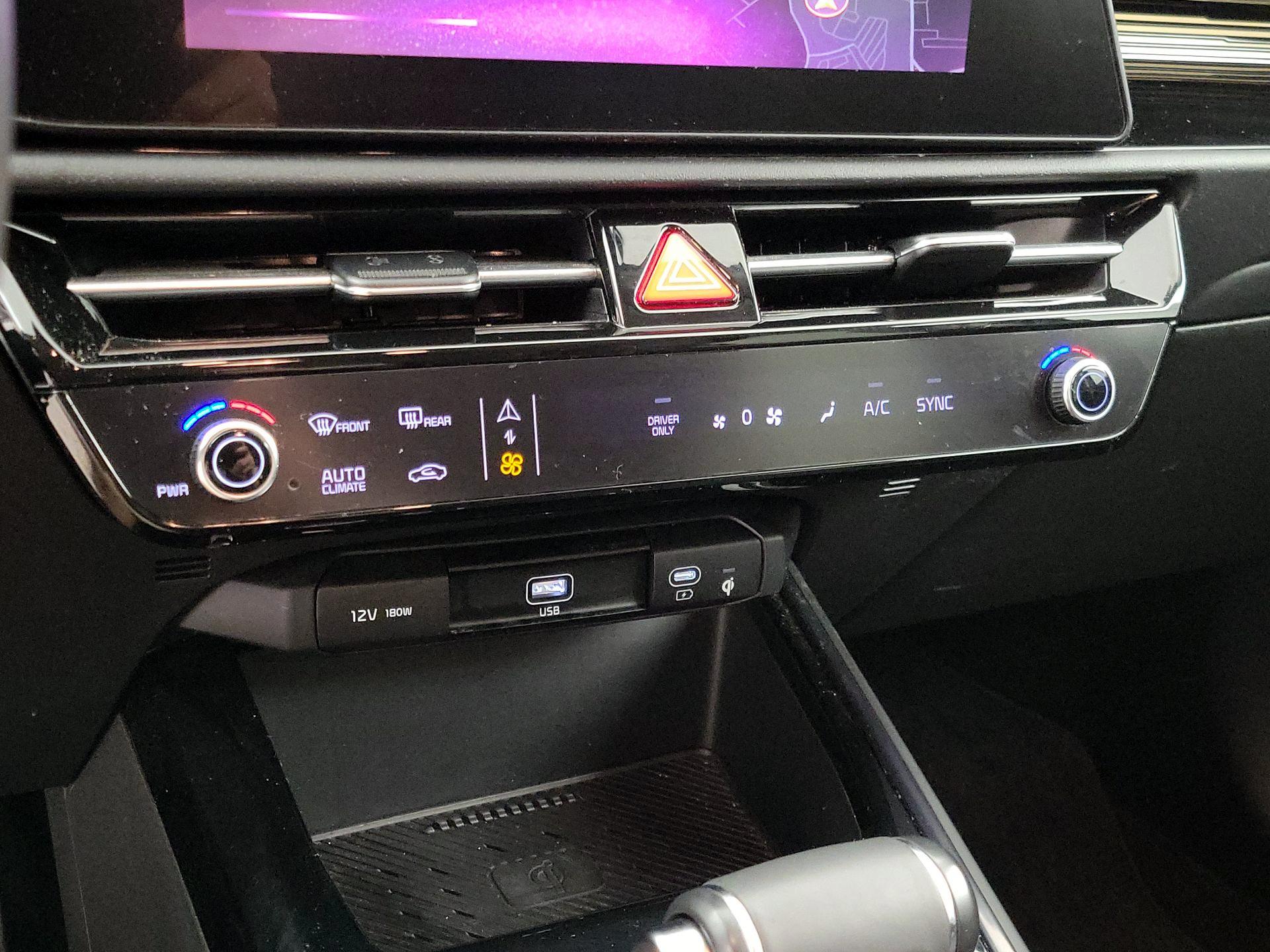 Thumbnail: 2023 Kia Niro - 16