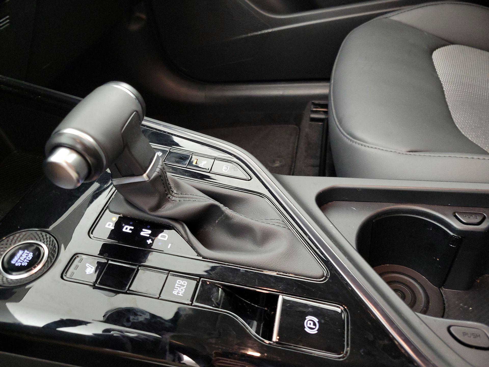 Thumbnail: 2023 Kia Niro - 17