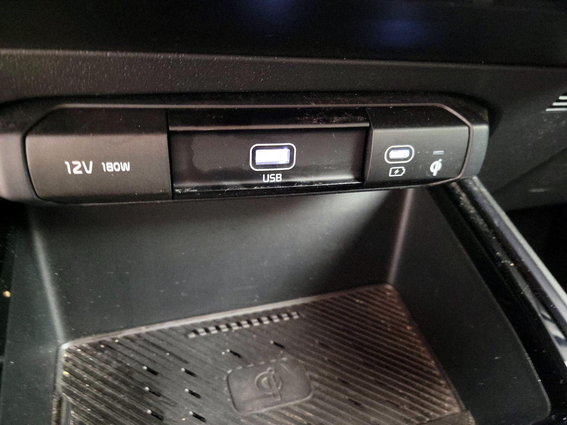 Thumbnail: 2023 Kia Niro - 18