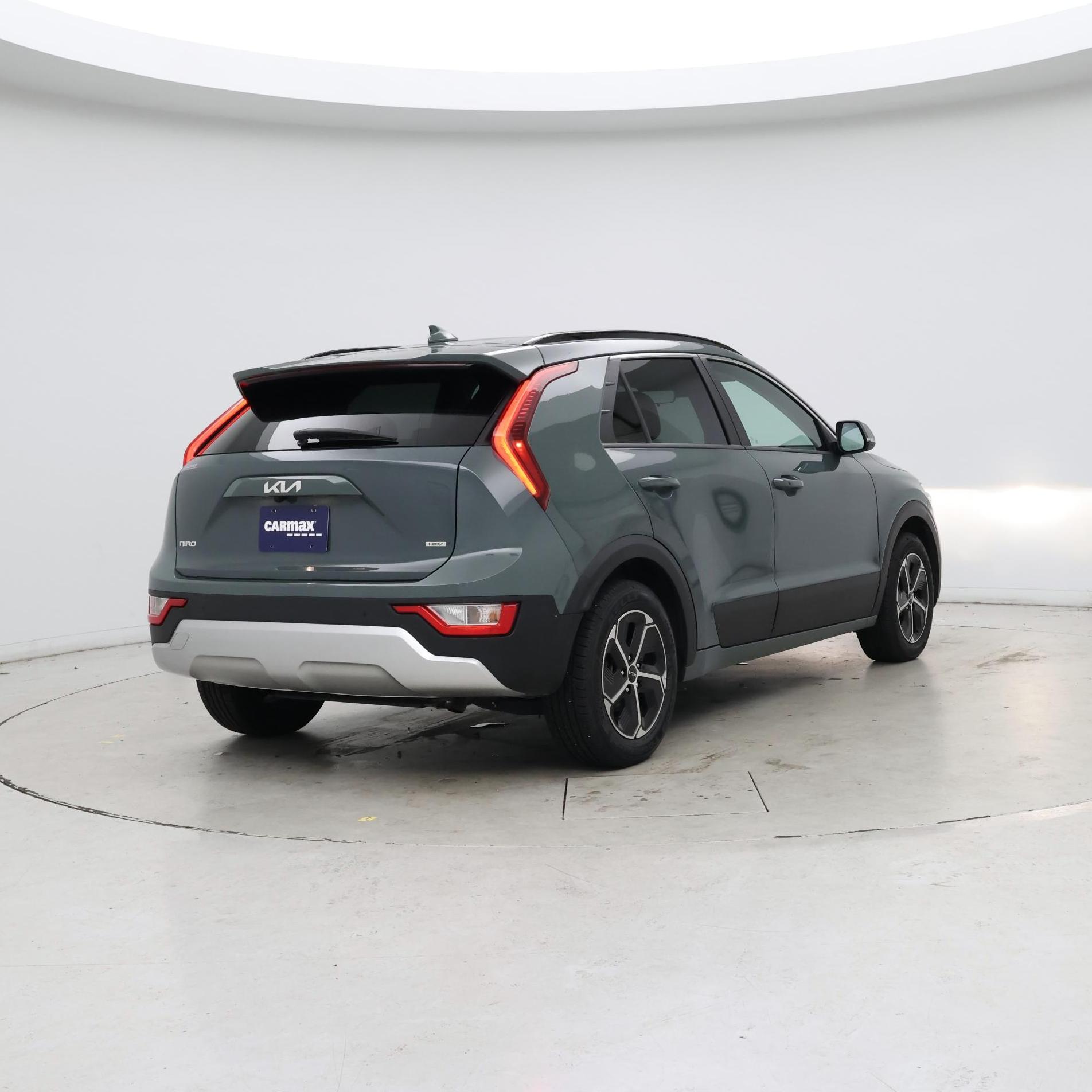 Thumbnail: 2023 Kia Niro - 8