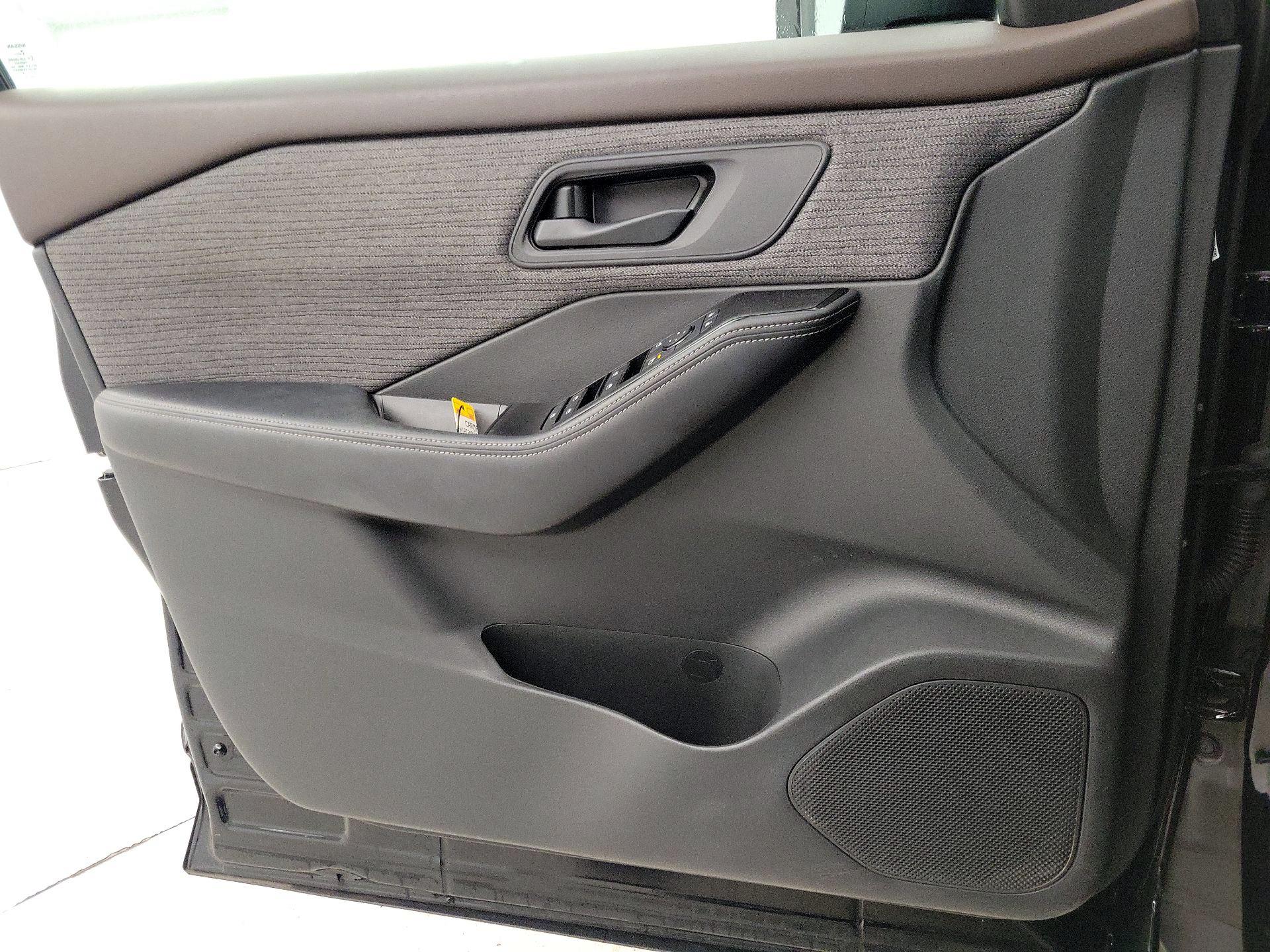 Thumbnail: 2022 Nissan Rogue - 12