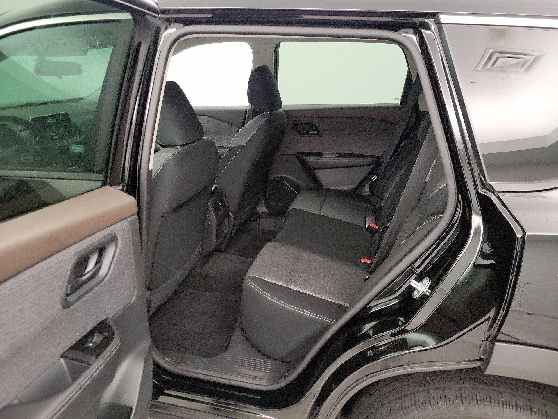 Thumbnail: 2022 Nissan Rogue - 19