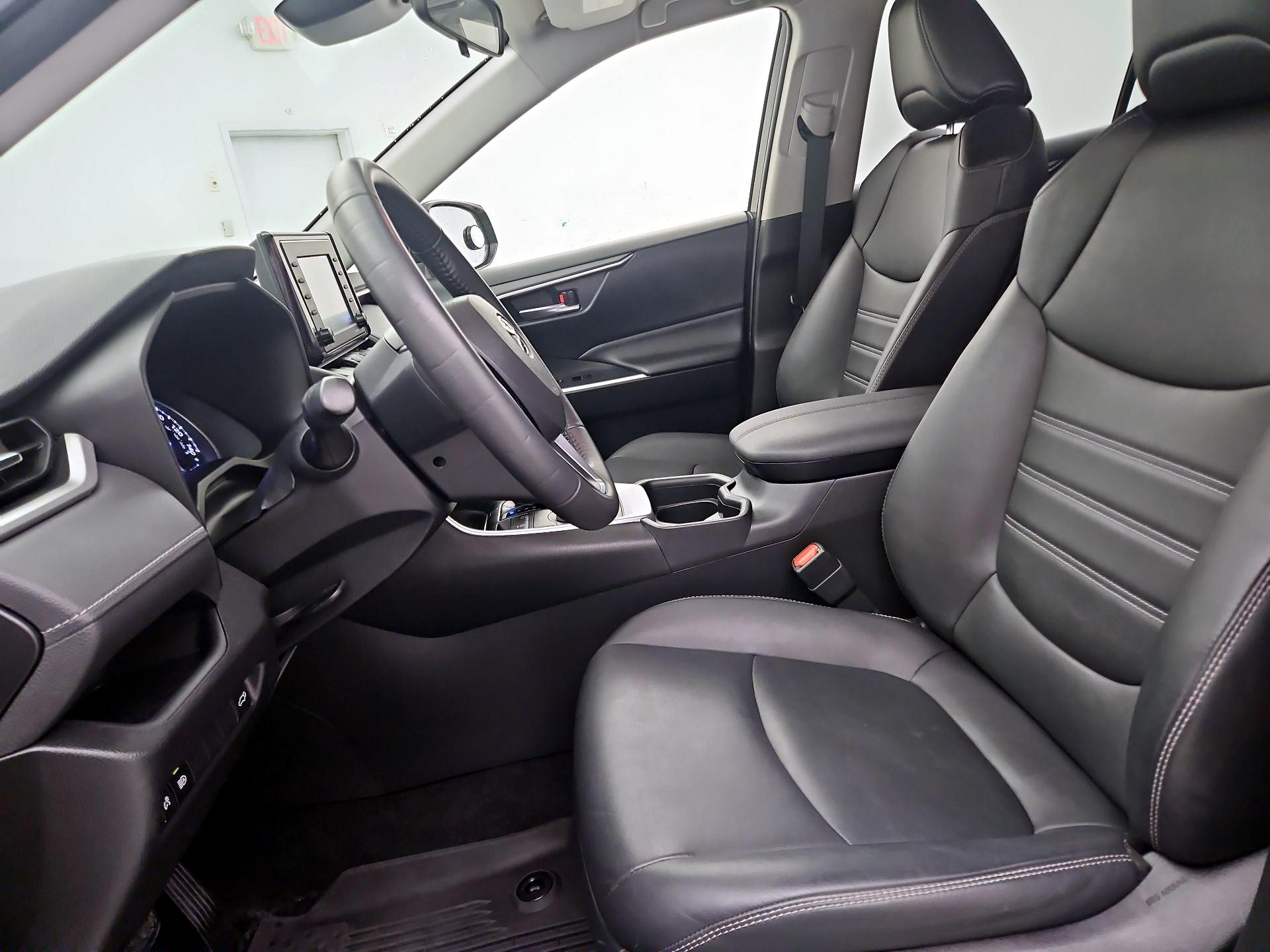 Thumbnail: 2021 Toyota RAV4 - 11