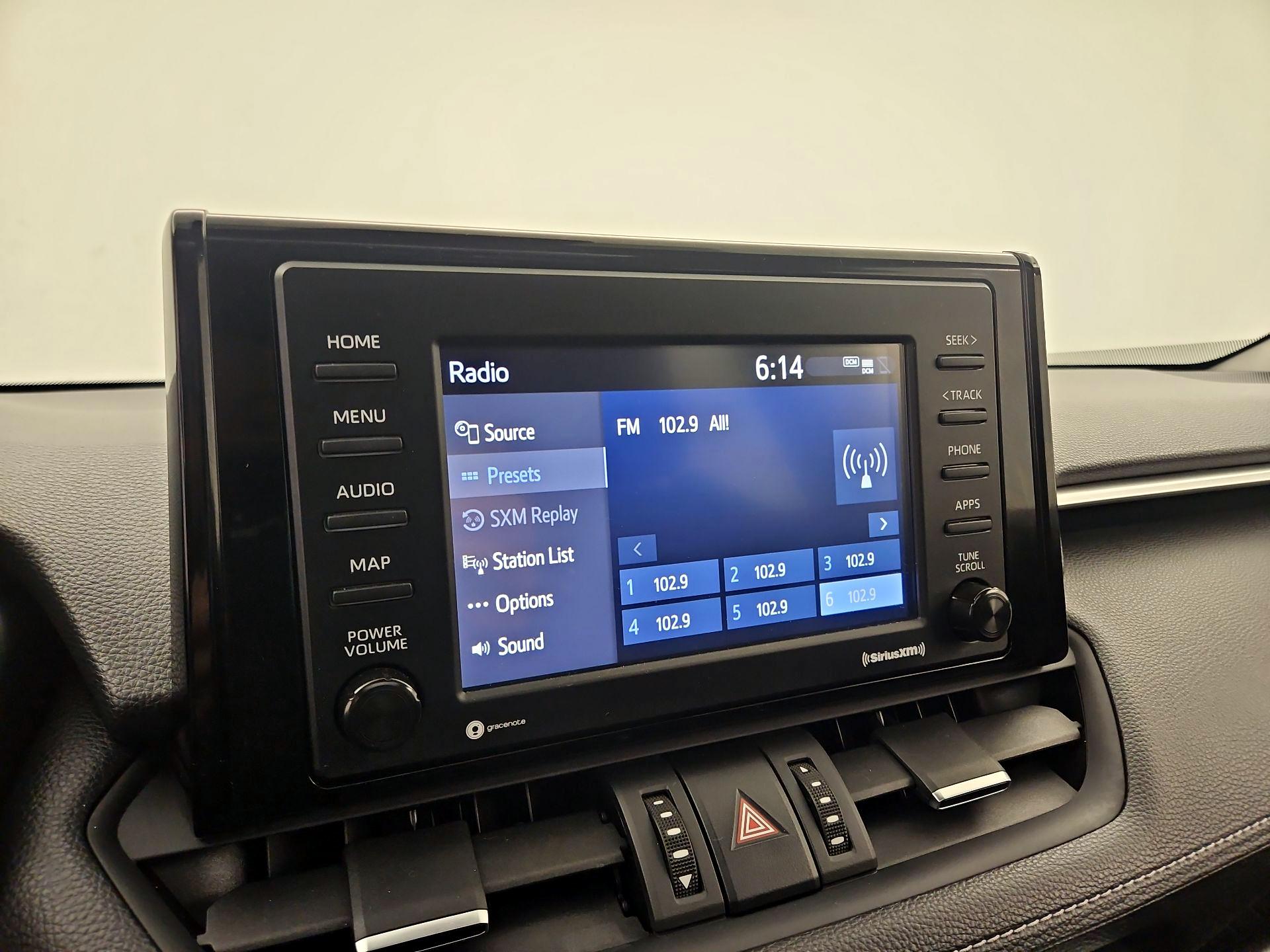 Thumbnail: 2021 Toyota RAV4 - 15