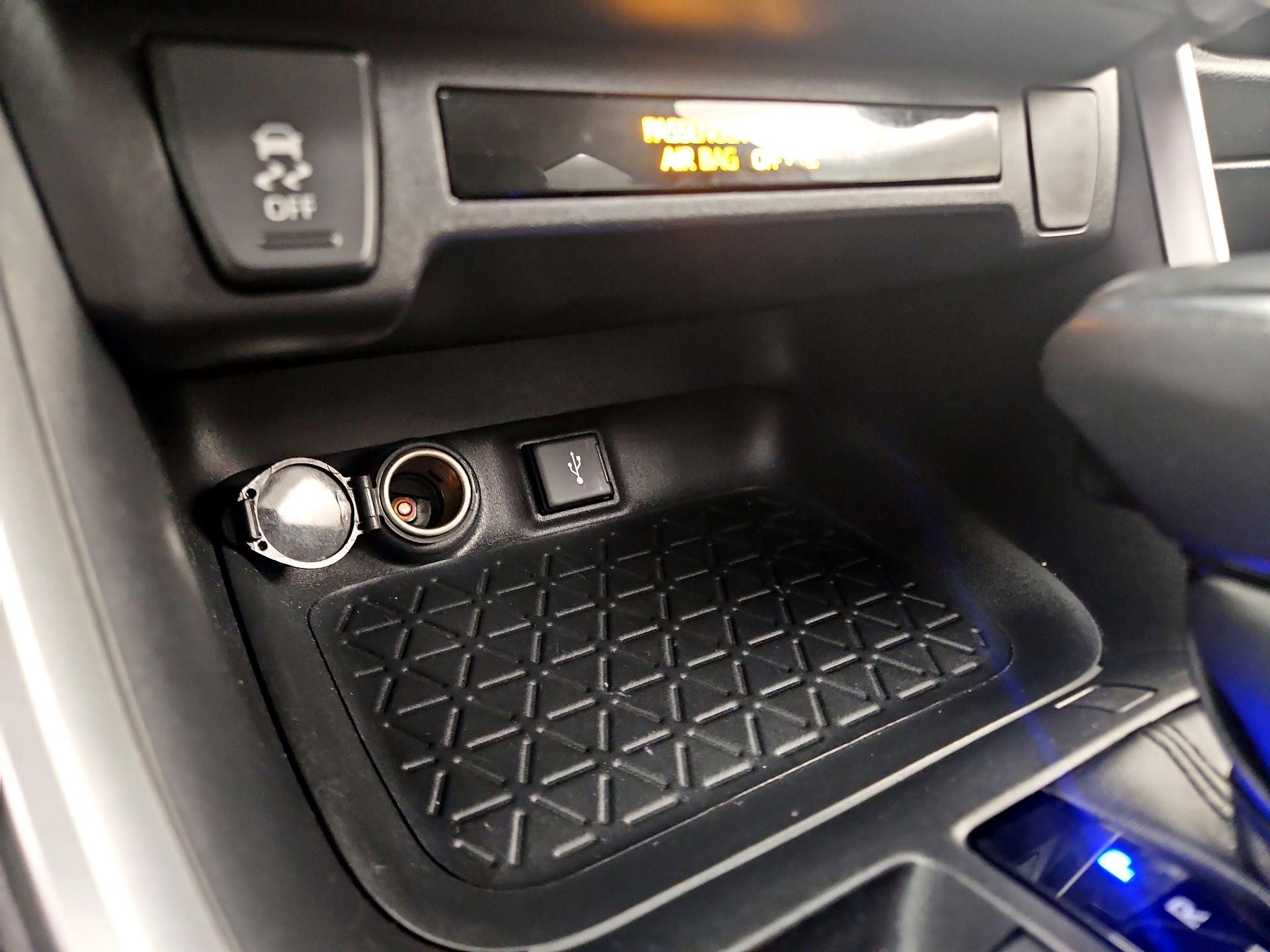 Thumbnail: 2021 Toyota RAV4 - 18