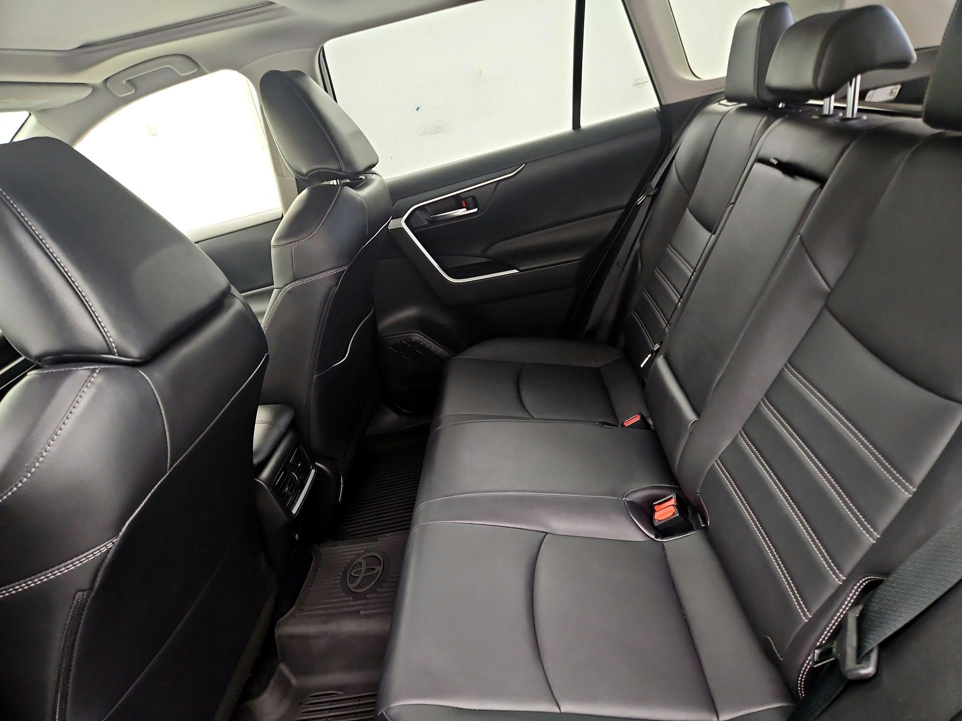 Thumbnail: 2021 Toyota RAV4 - 20