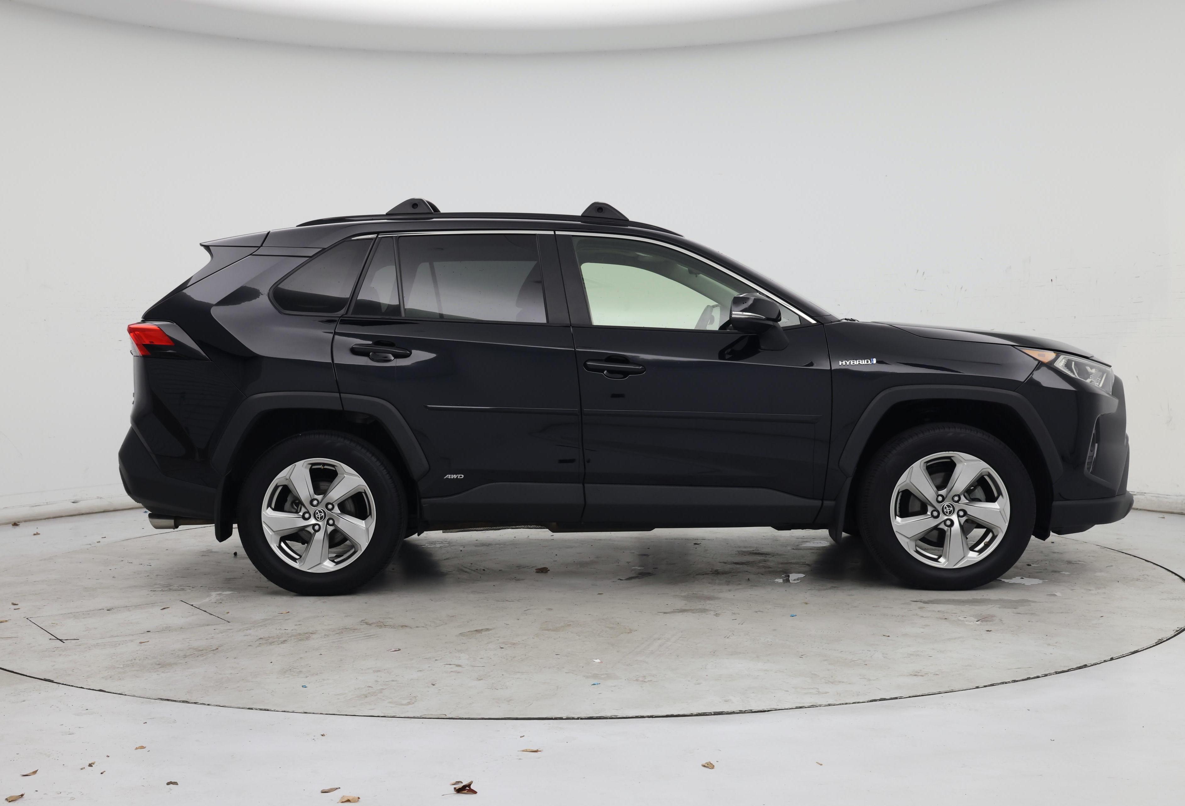 Thumbnail: 2021 Toyota RAV4 - 7