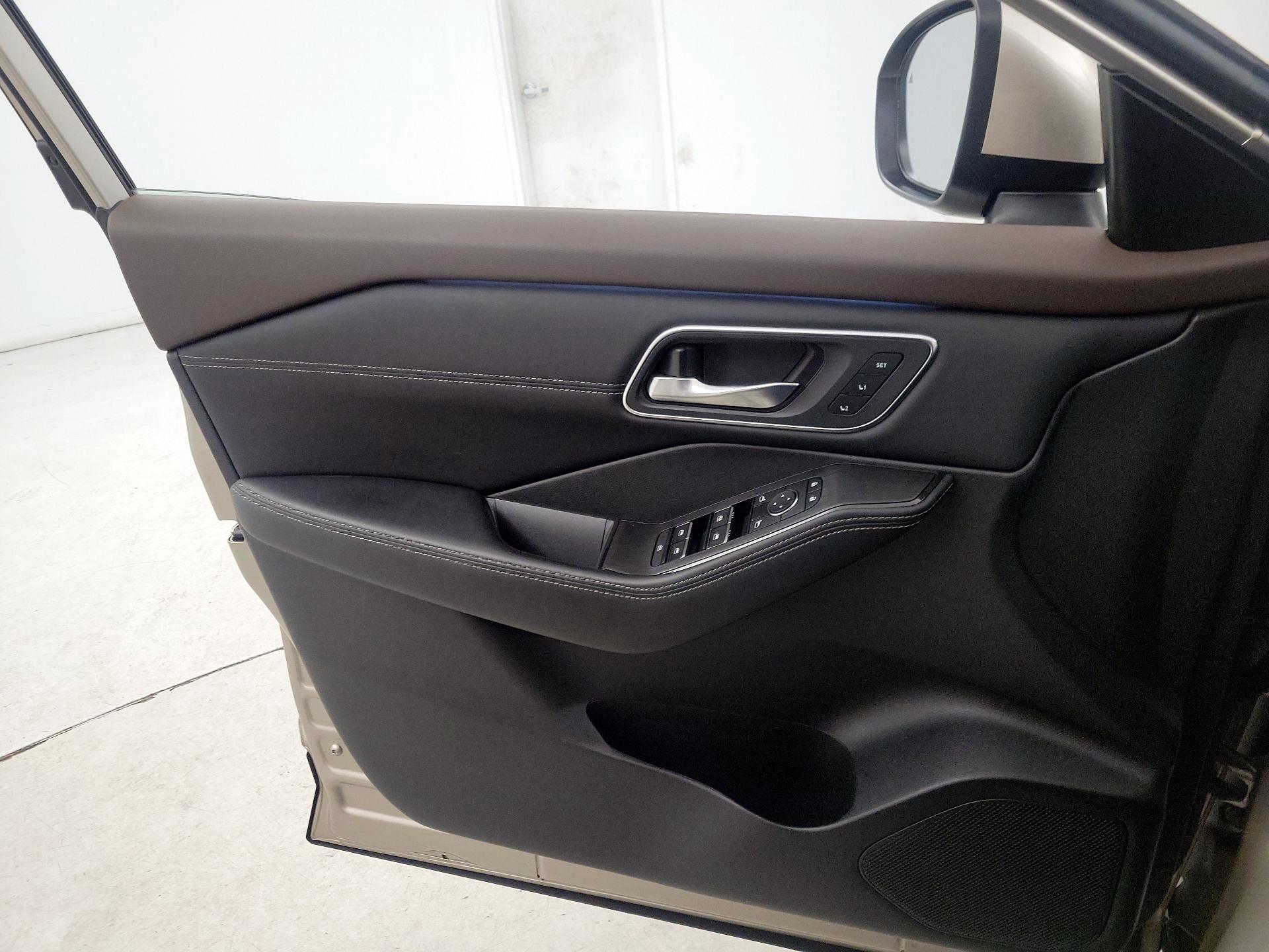 Thumbnail: 2023 Nissan Rogue - 12