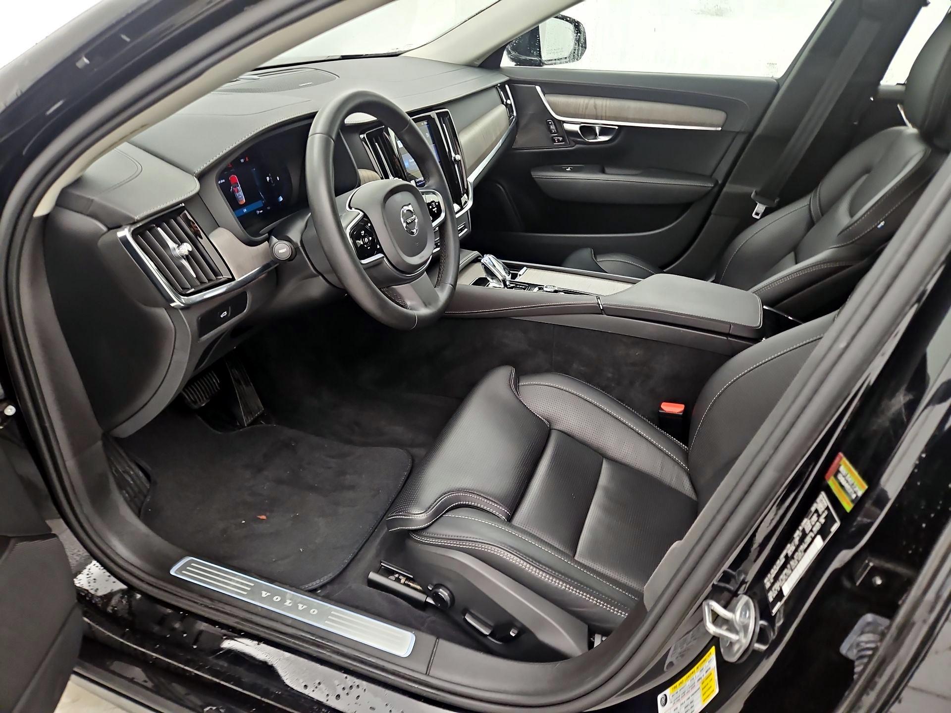 Thumbnail: 2023 Volvo S90 - 11