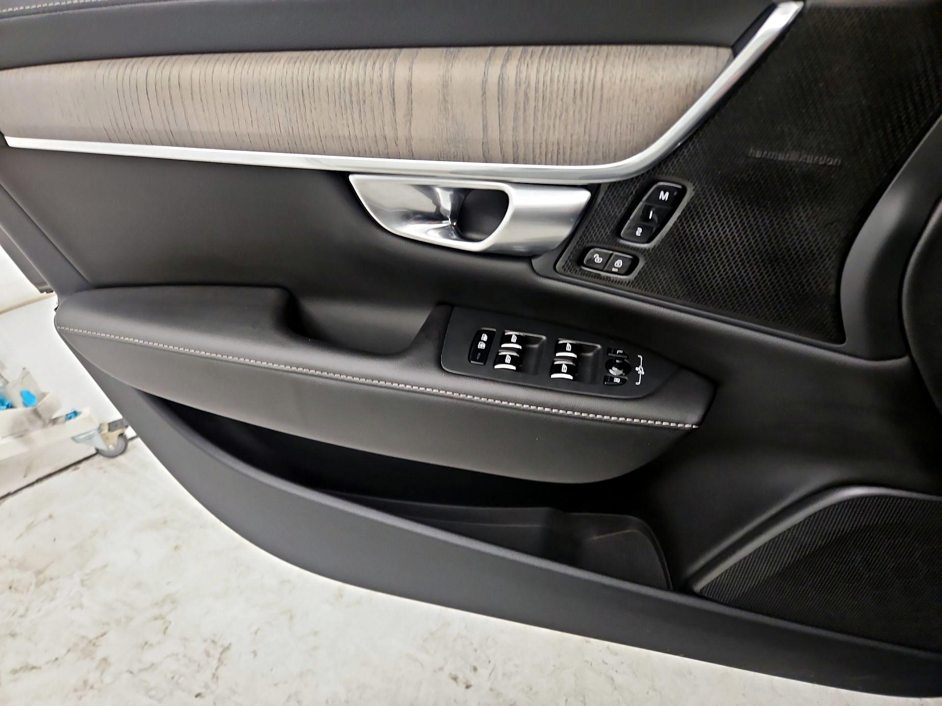 Thumbnail: 2023 Volvo S90 - 12