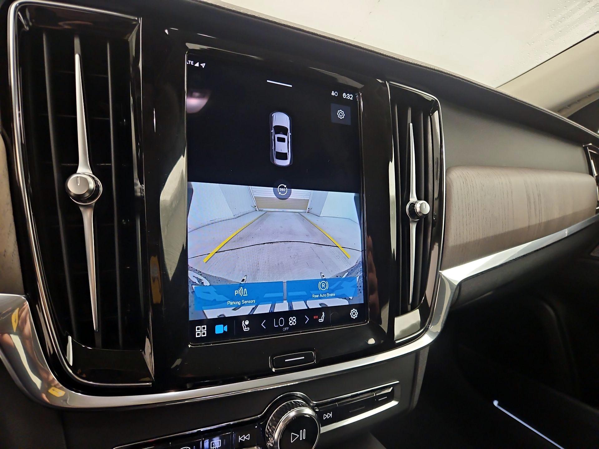 Thumbnail: 2023 Volvo S90 - 14