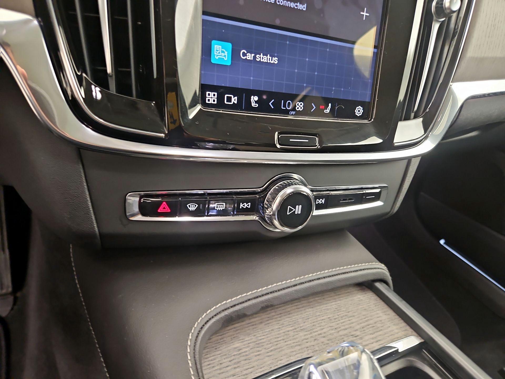 Thumbnail: 2023 Volvo S90 - 16