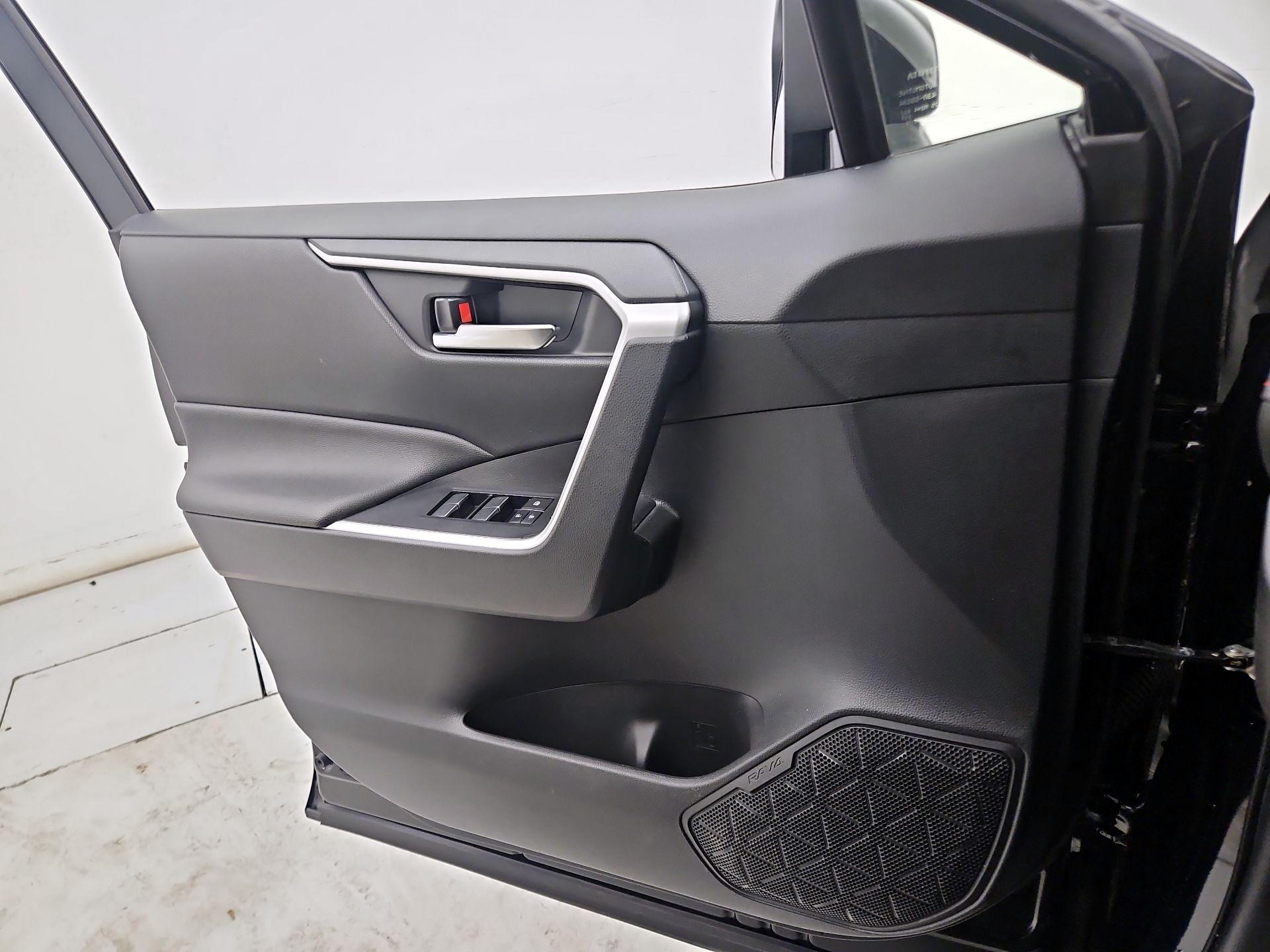 Thumbnail: 2023 Toyota RAV4 - 12