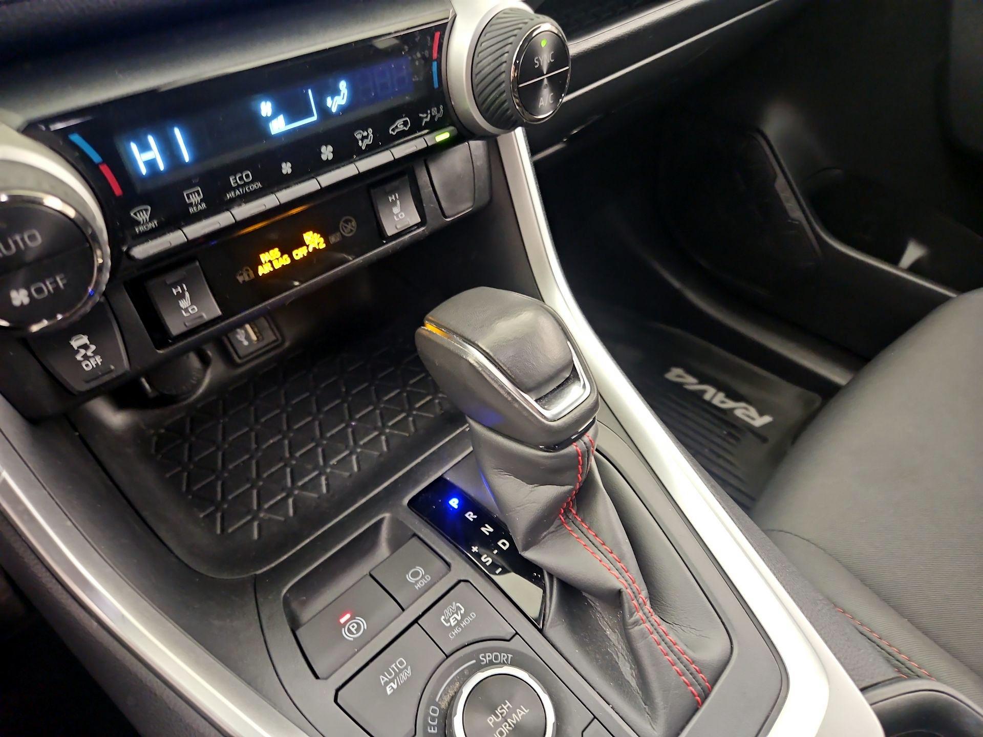 Thumbnail: 2023 Toyota RAV4 - 17